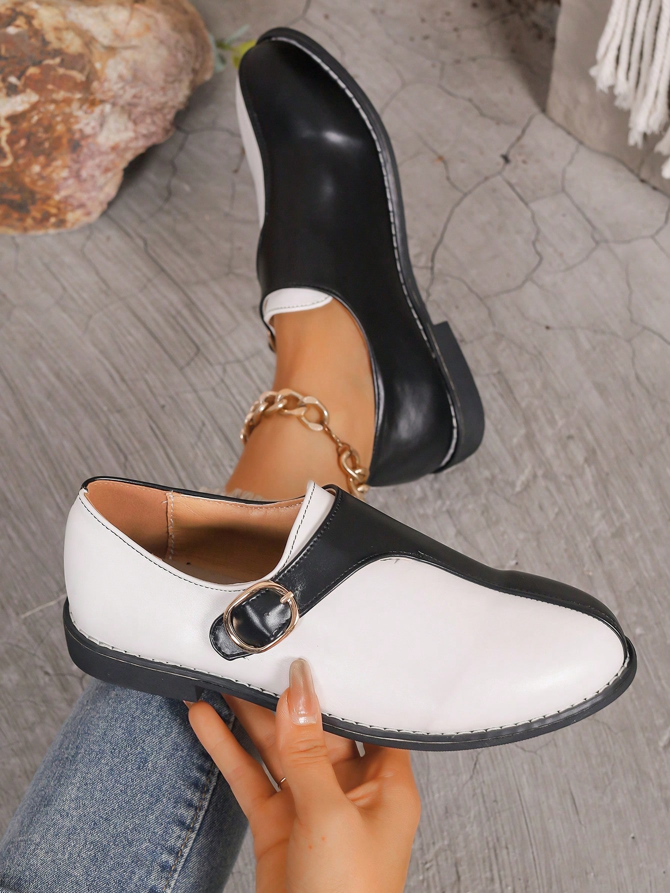 In Black and White Women Flats