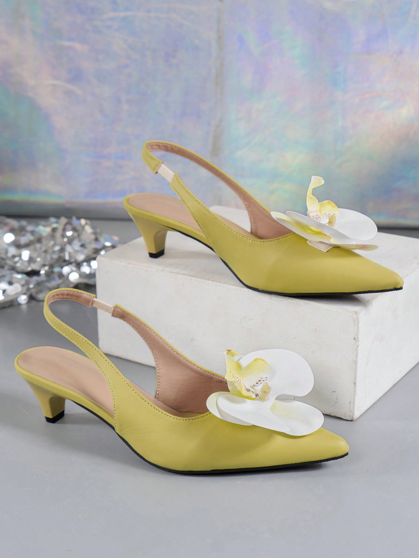 In Yellow Women Pumps