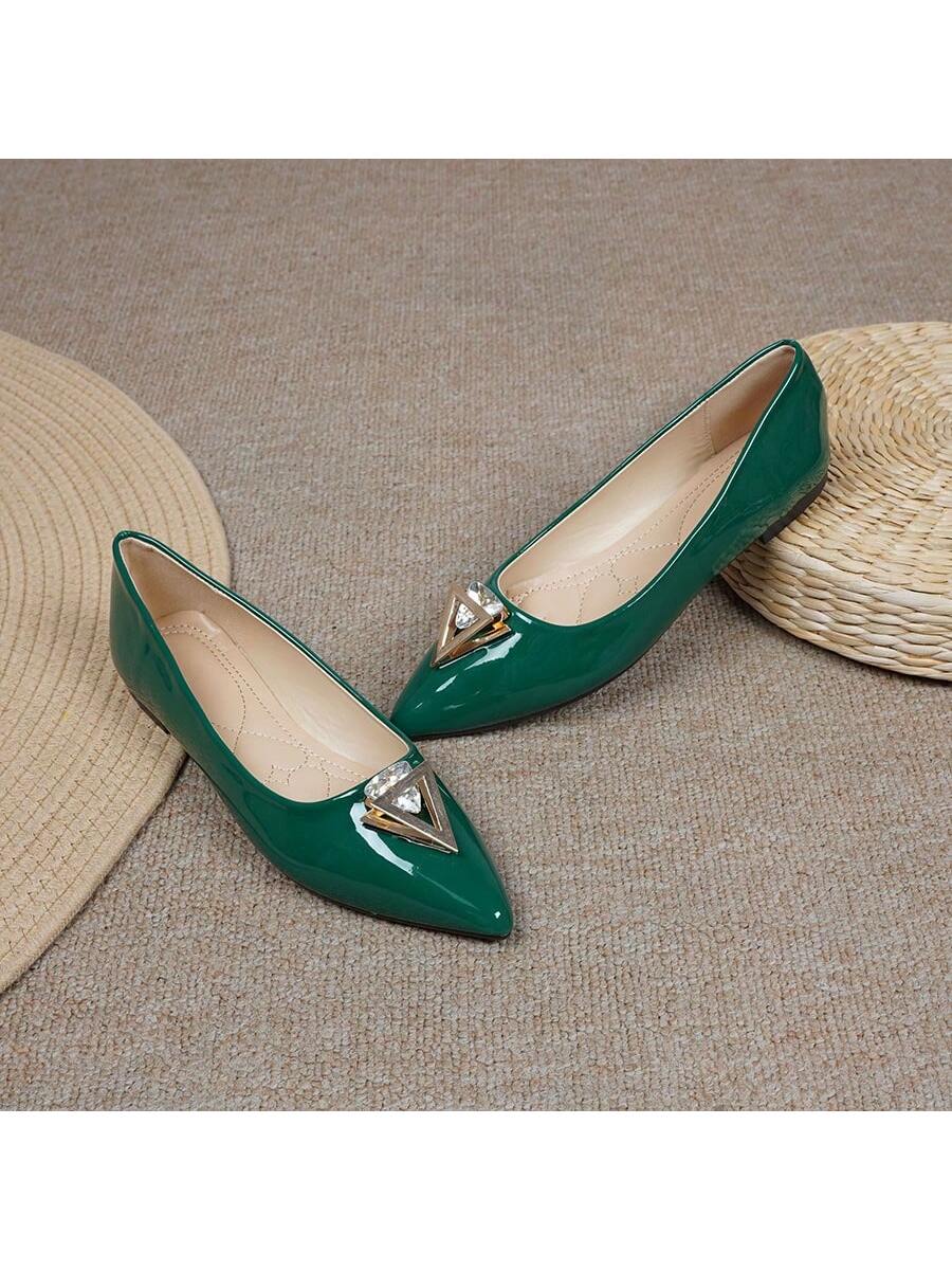 In Green Women Flats