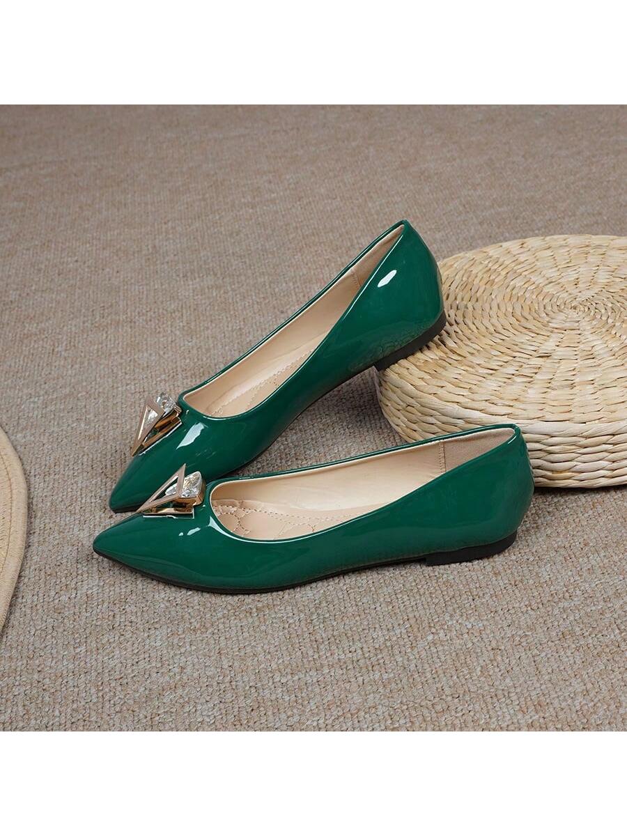 In Green Women Flats