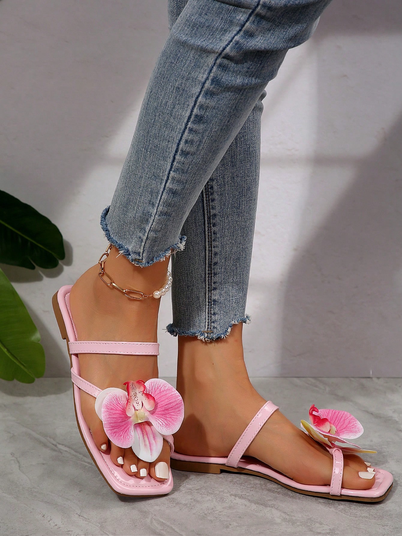 In Baby Pink Women Flat Sandals