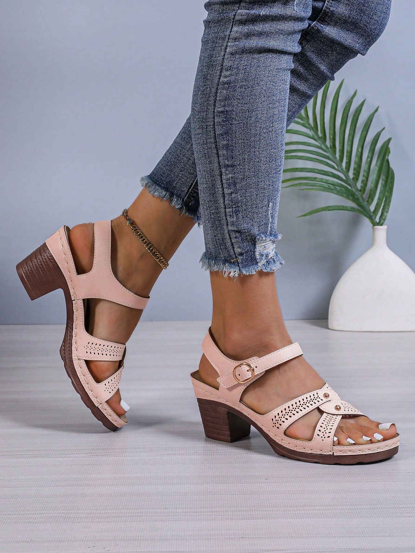 In Baby Pink Women Heeled Sandals