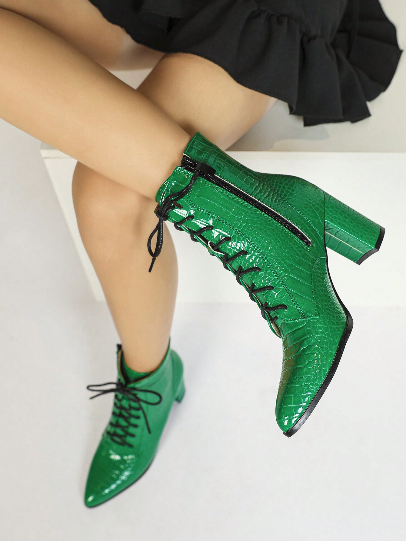 In Green Women Fashion Boots