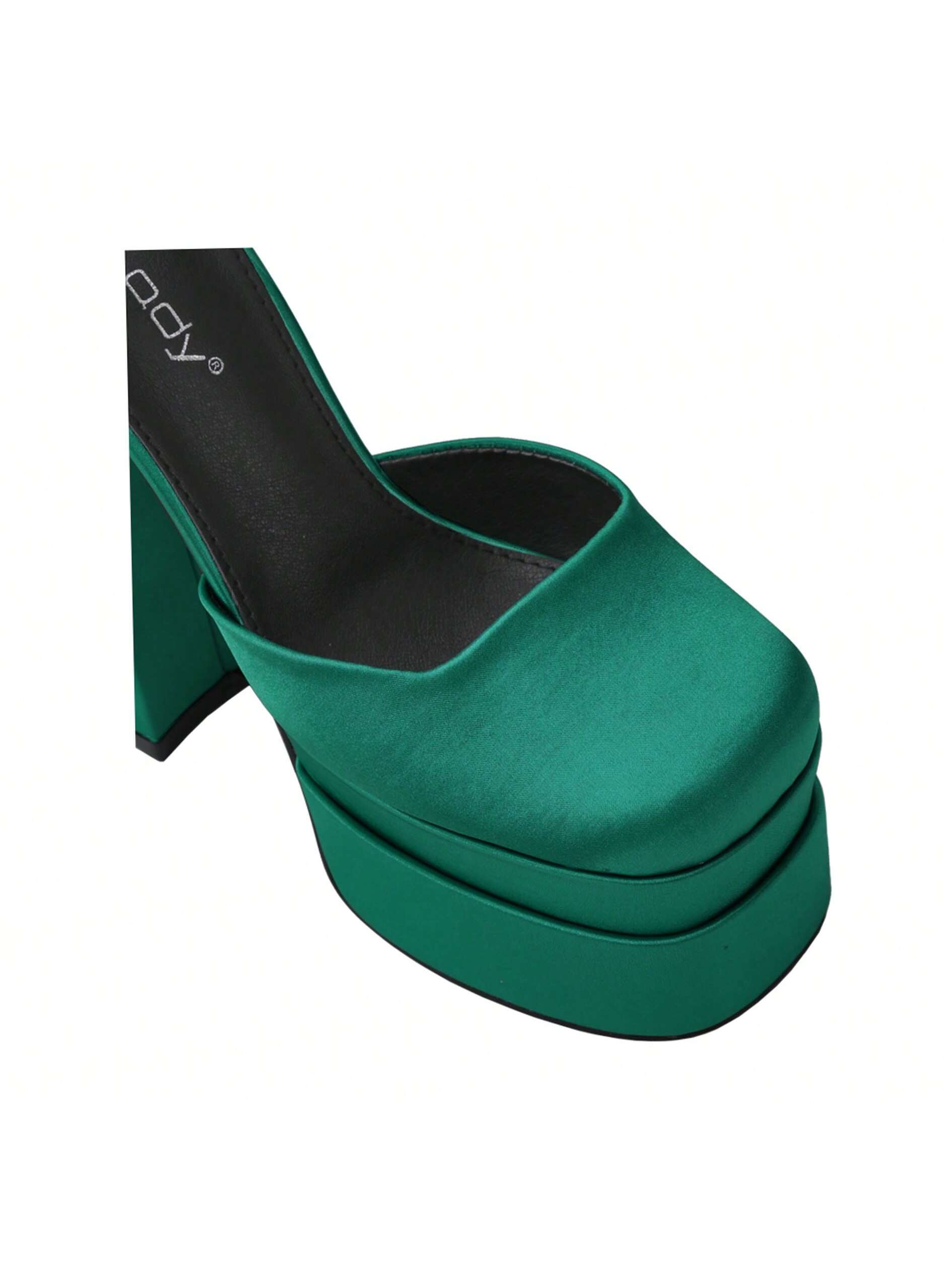 In Green Women Pumps