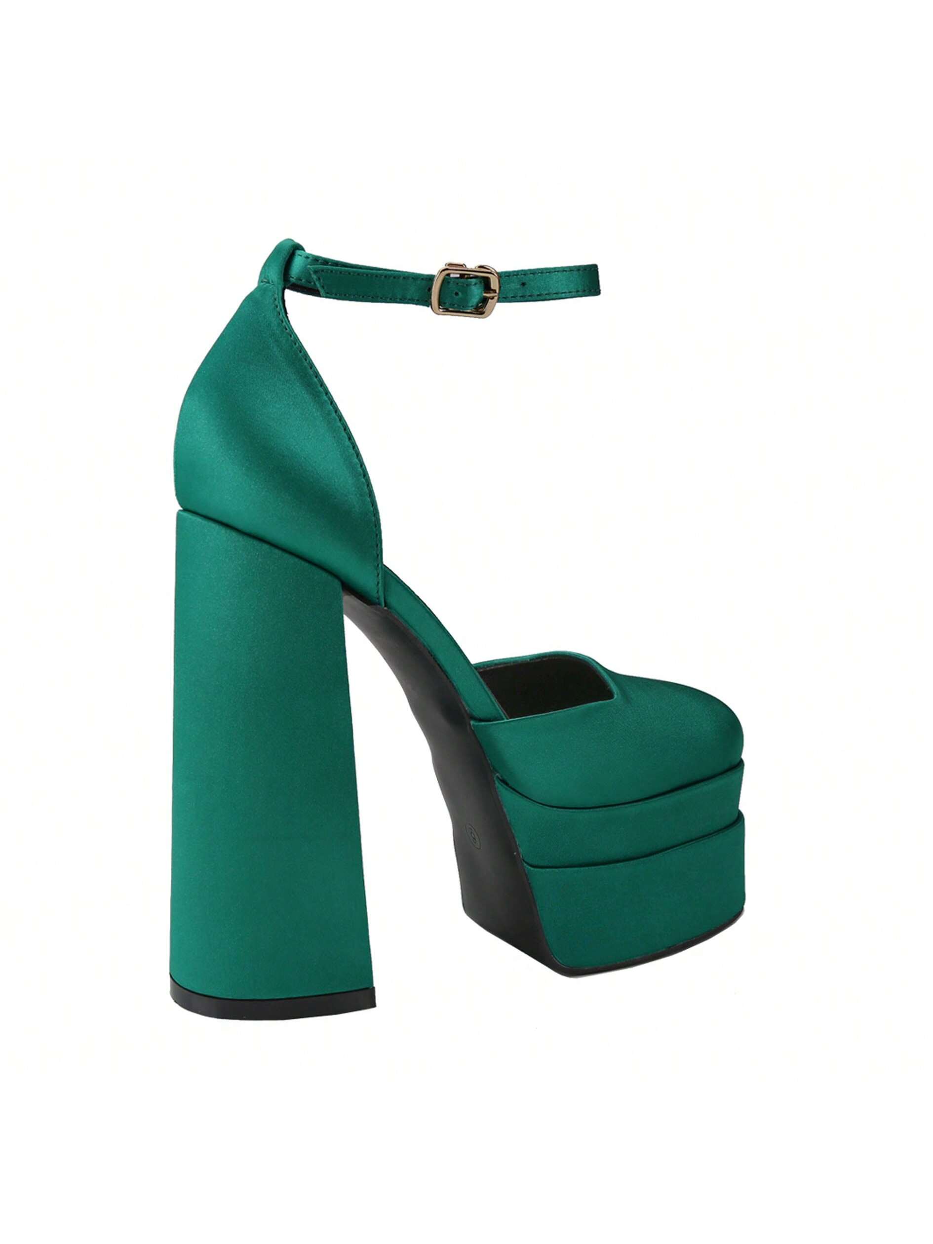 In Green Women Pumps