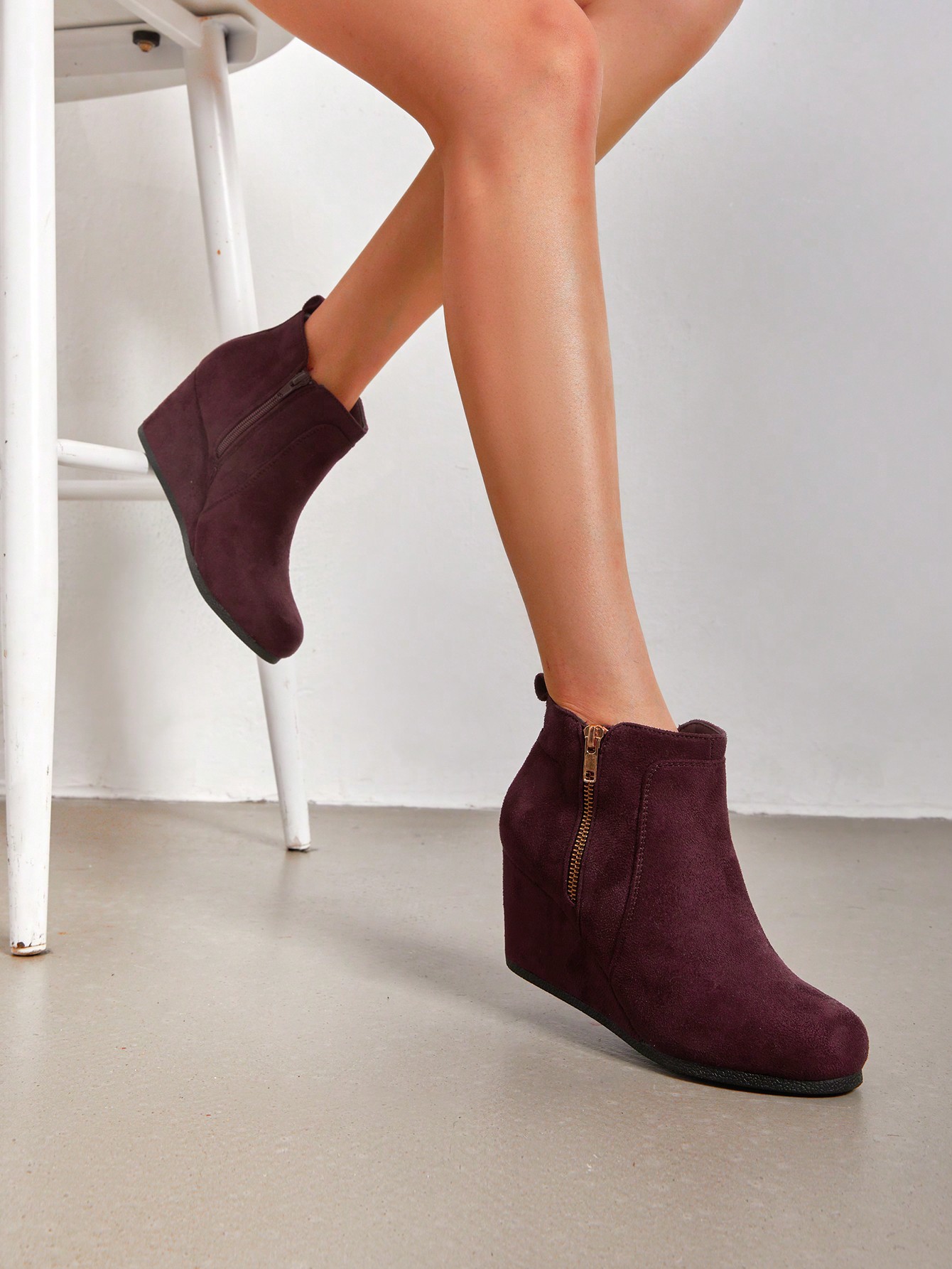 In Burgundy Women Fashion Boots