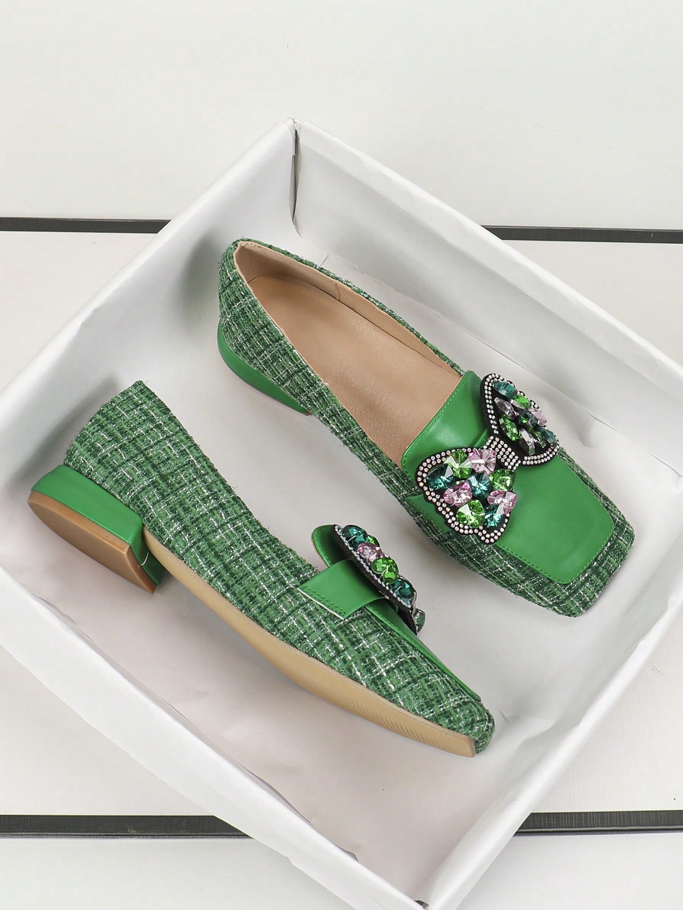 In Green Women Flats