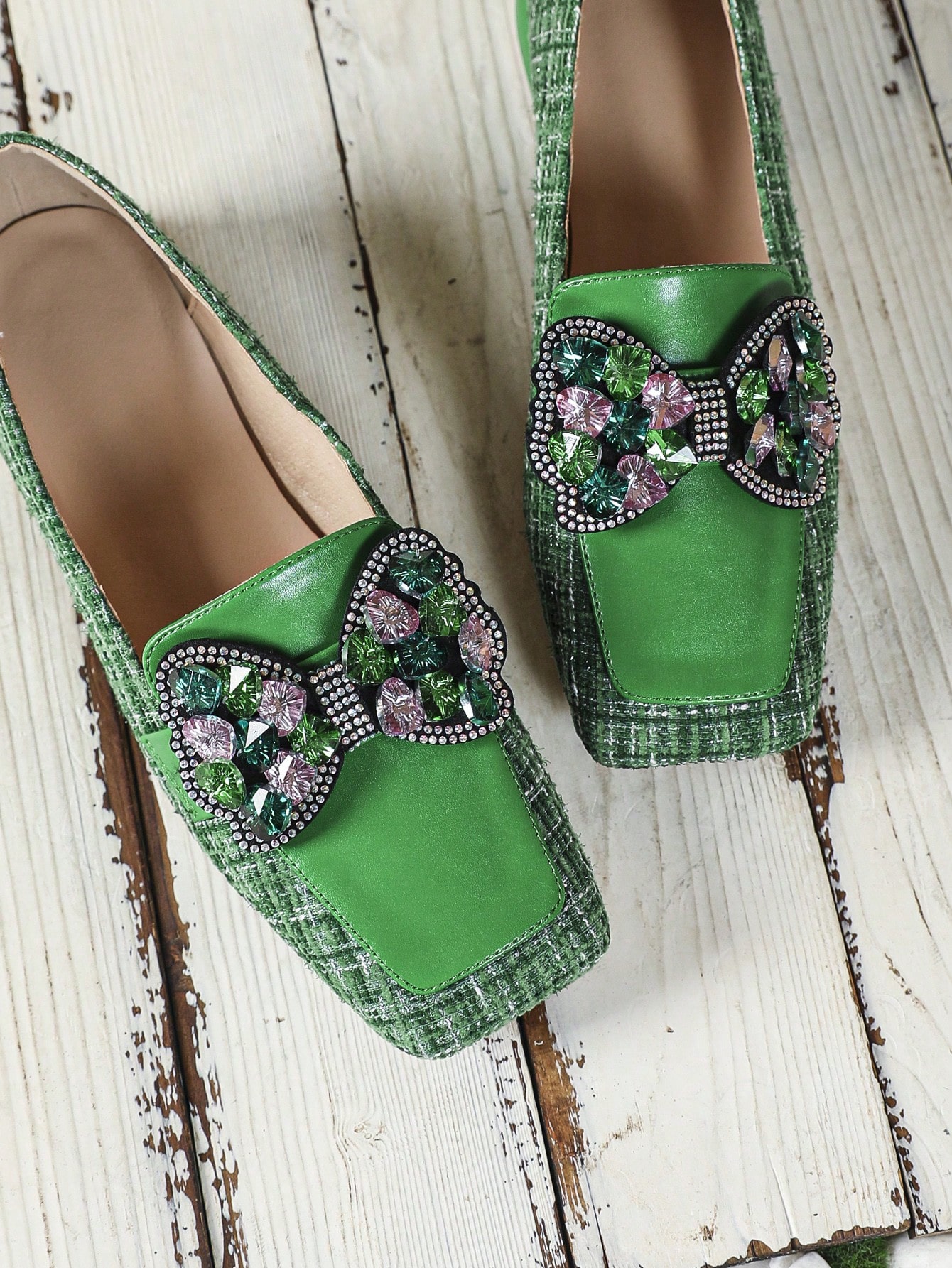 In Green Women Flats