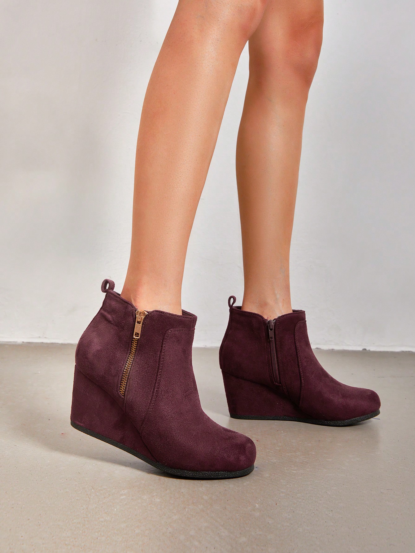 In Burgundy Women Fashion Boots