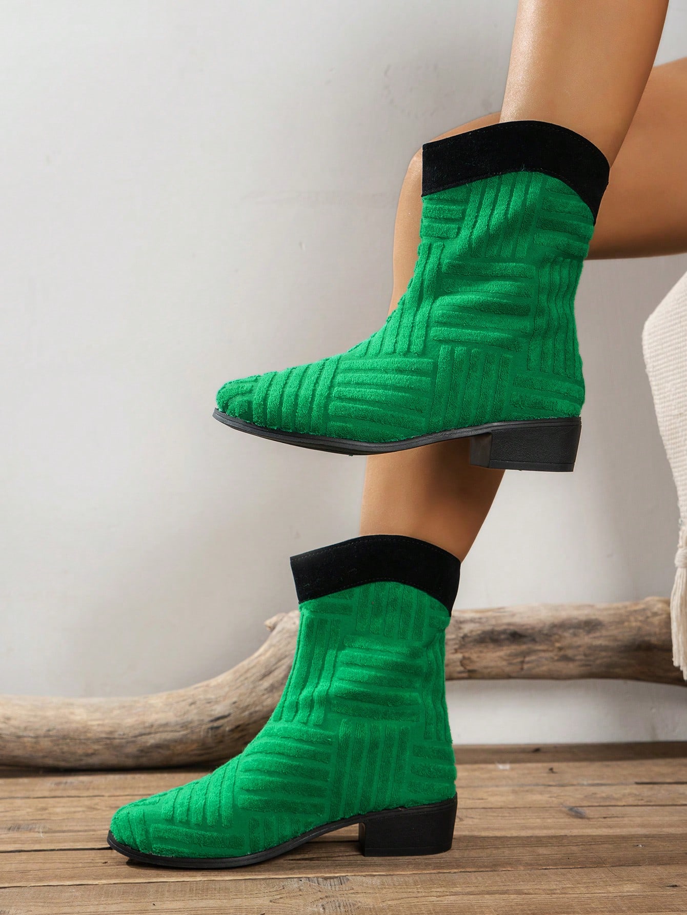 In Green Women Fashion Boots