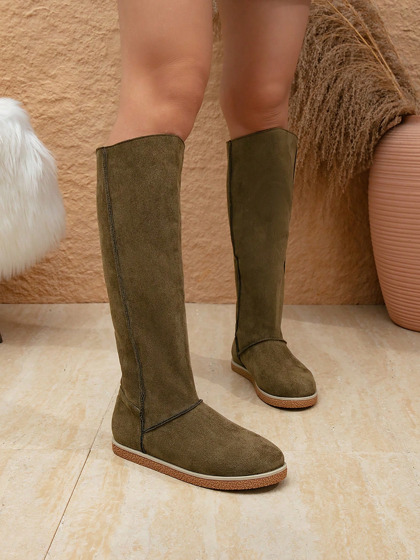 In Green Women Fashion Boots