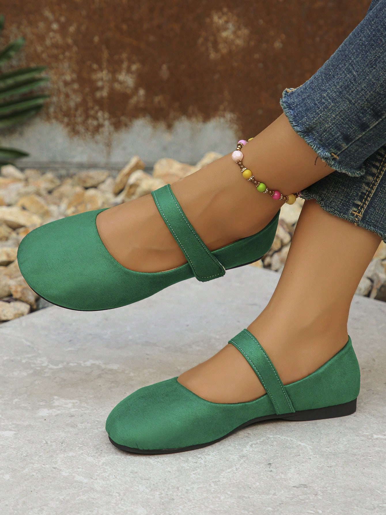 In Green Women Flats