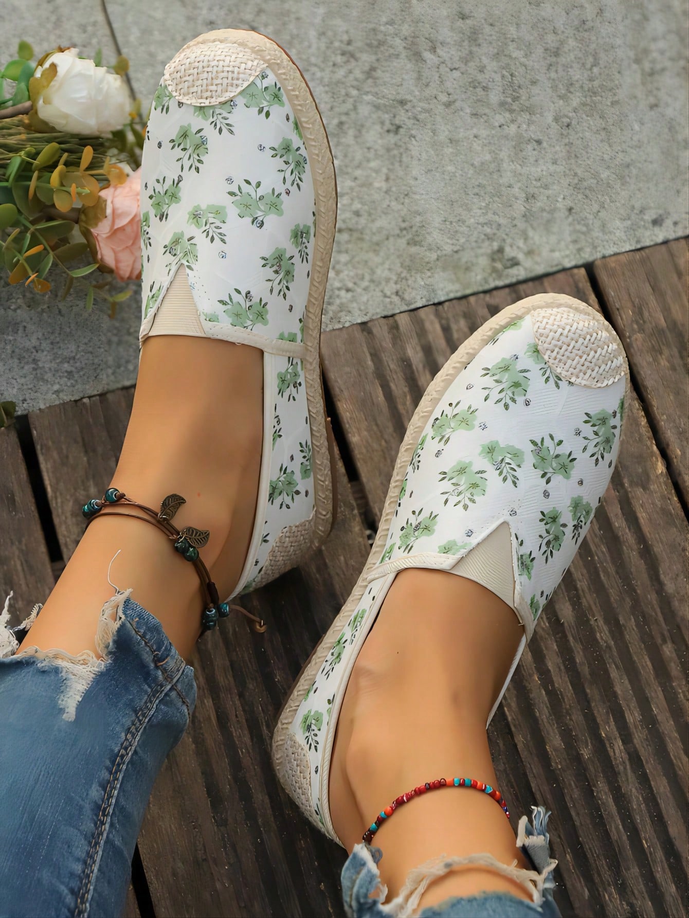 In Green Women Flats