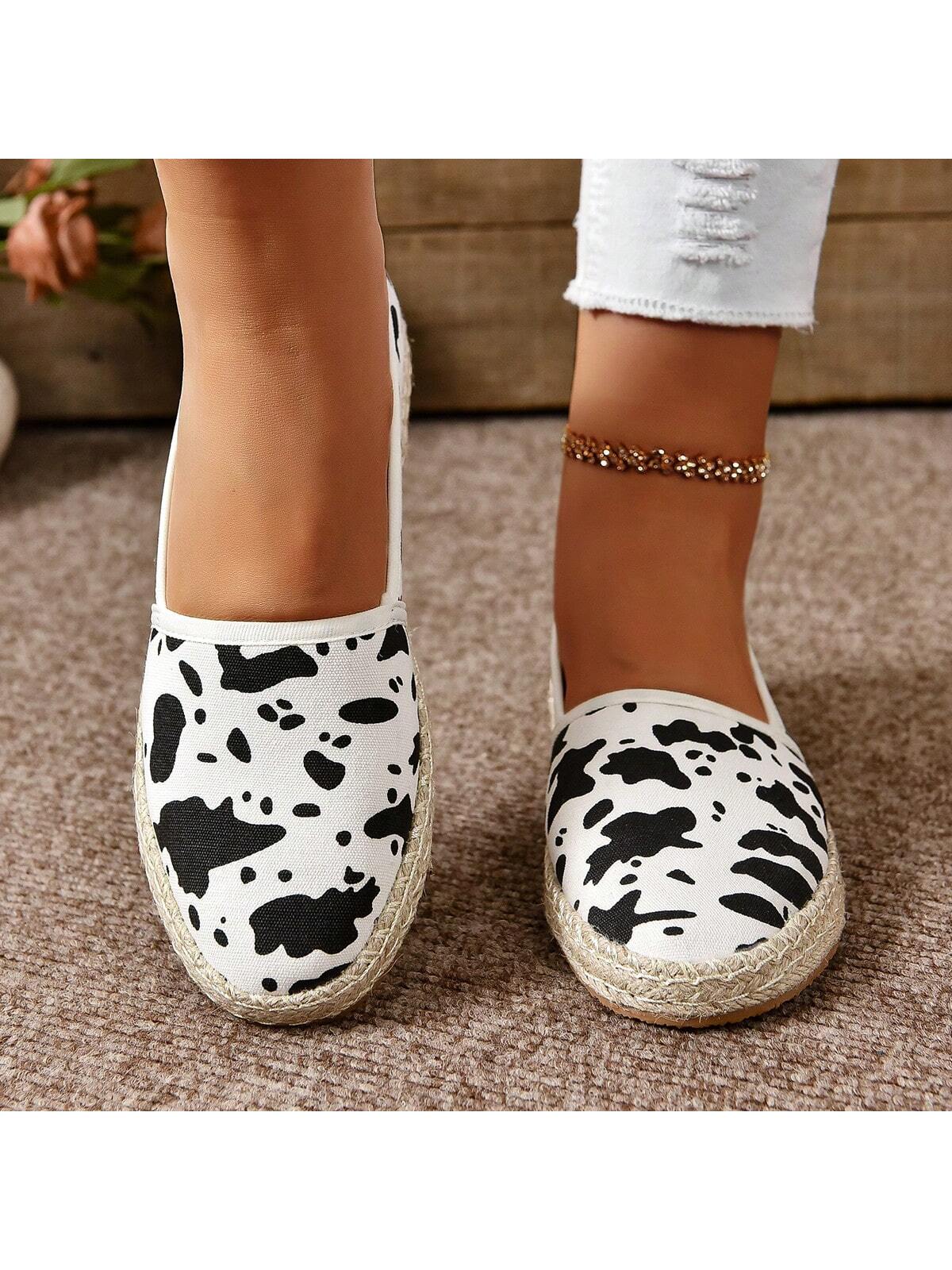 In Black and White Women Flats