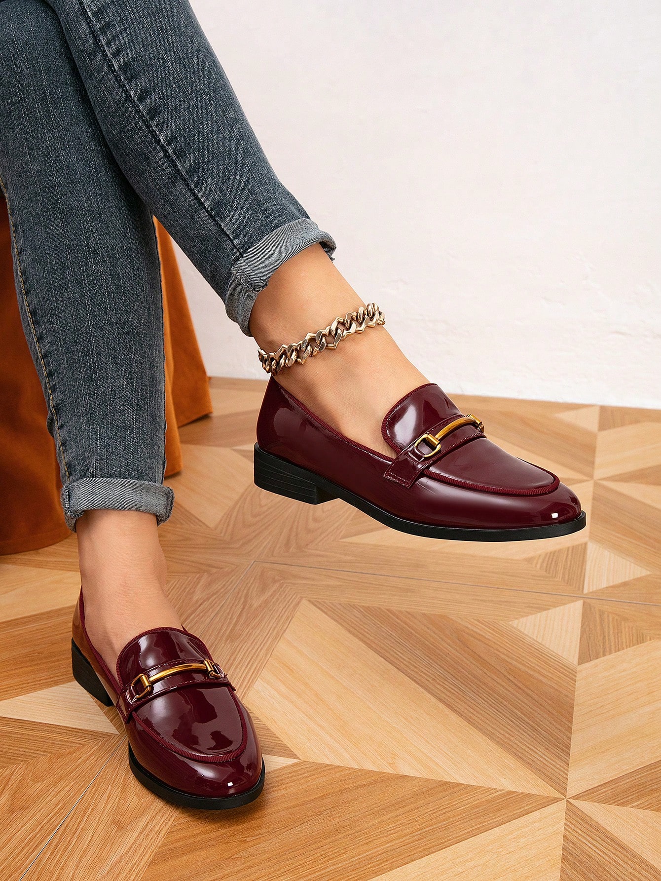 In Burgundy Women Flats