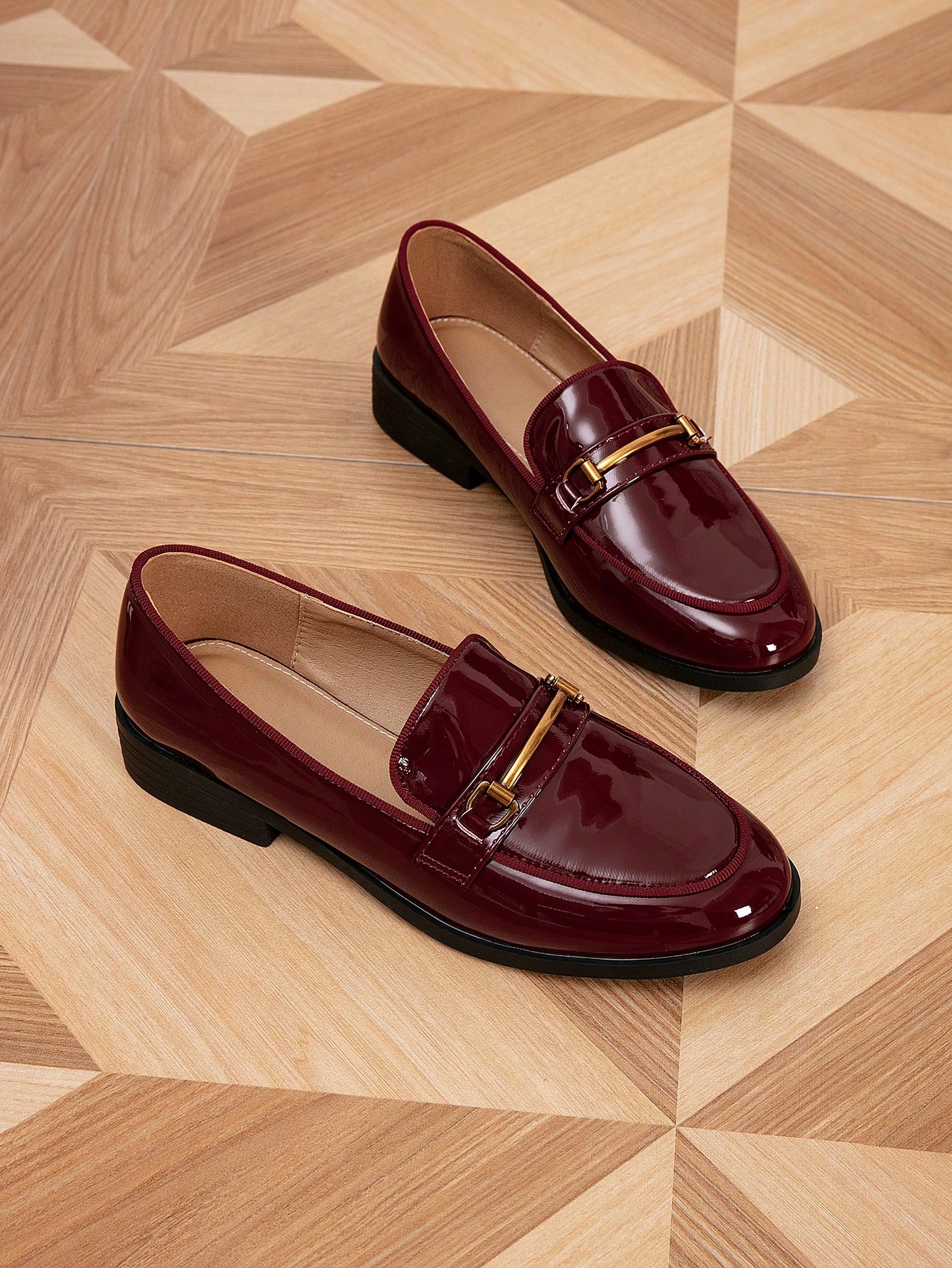 In Burgundy Women Flats