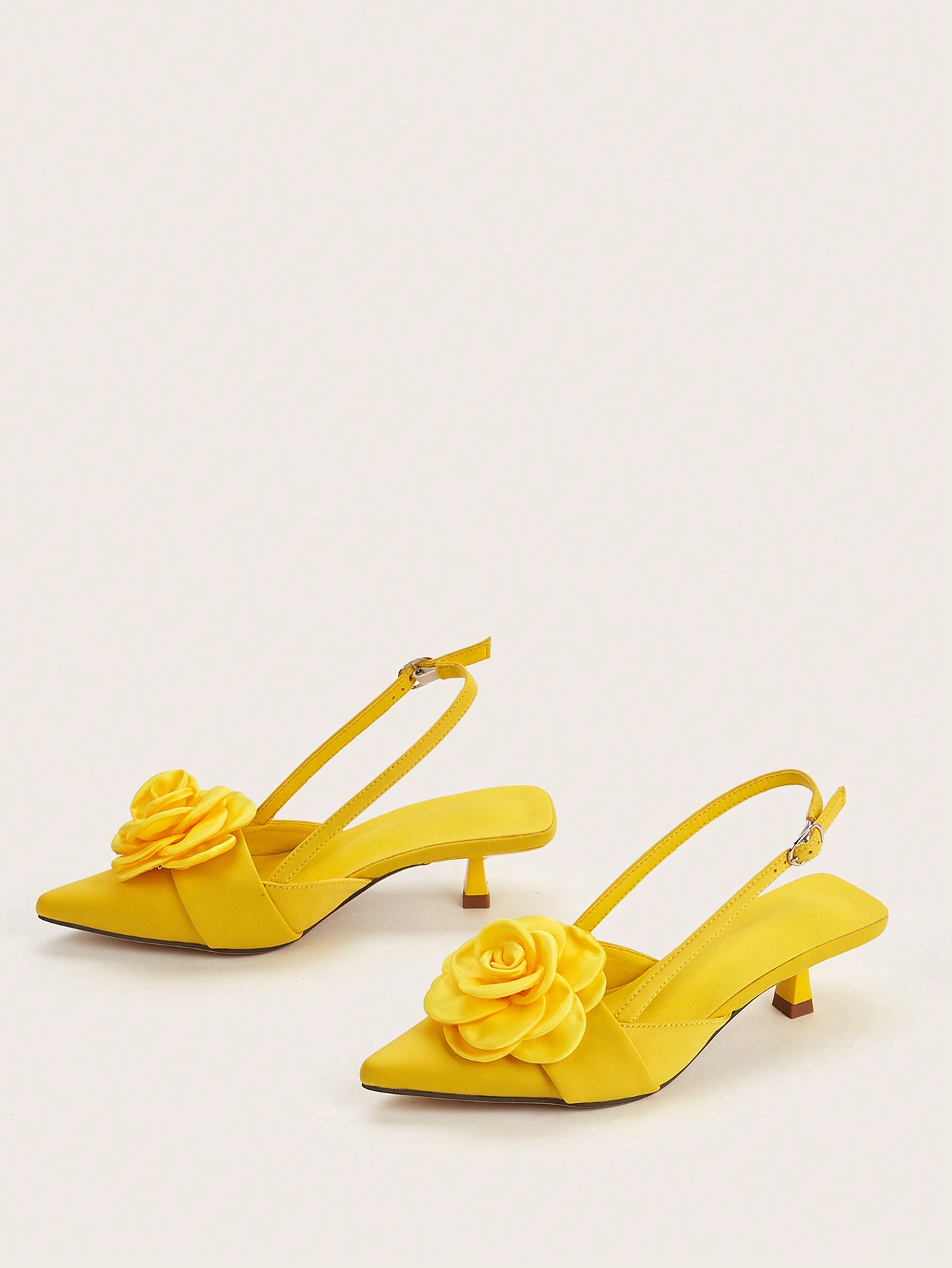 In Yellow Women Pumps