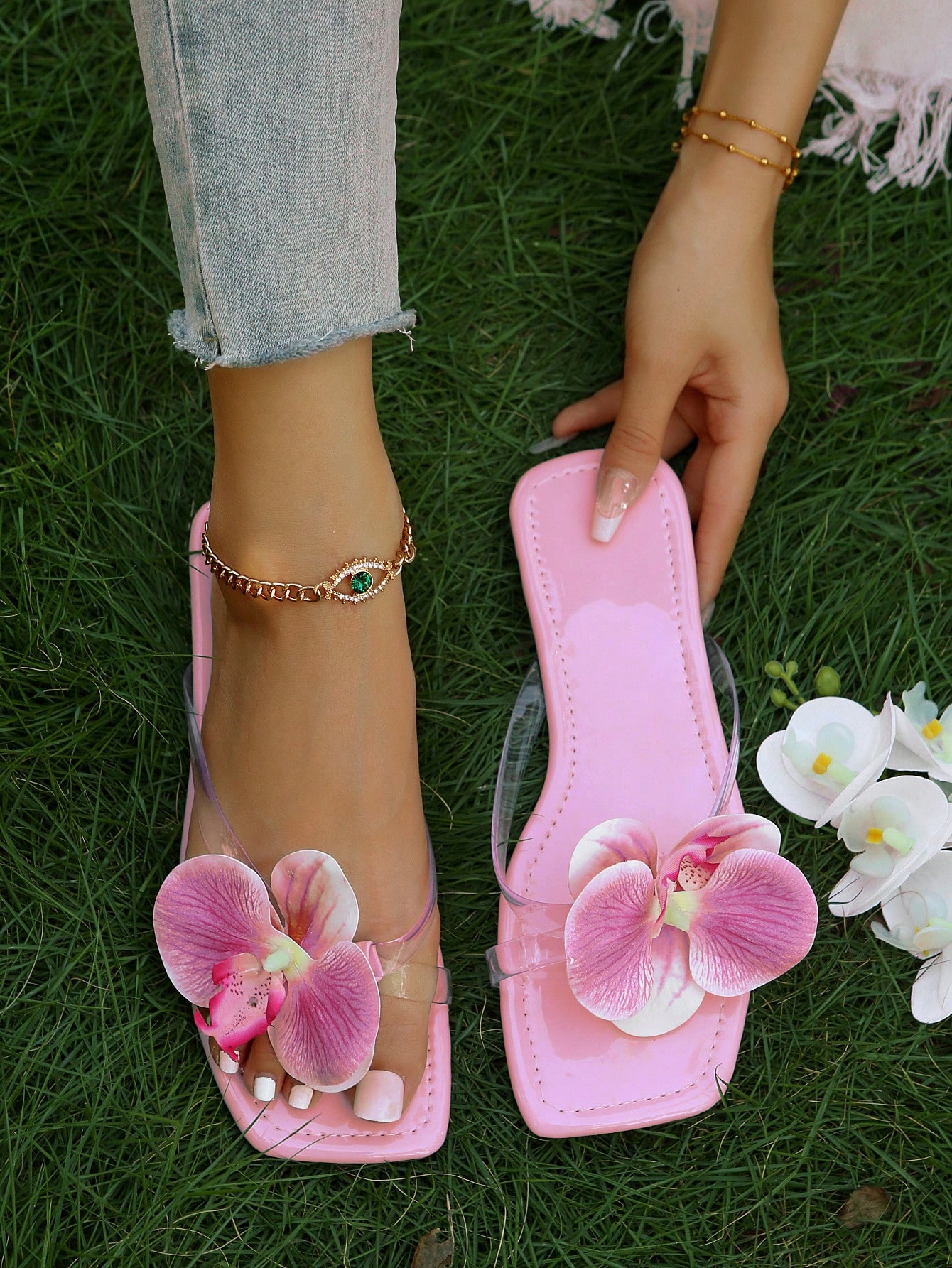 In Baby Pink Women Flat Sandals