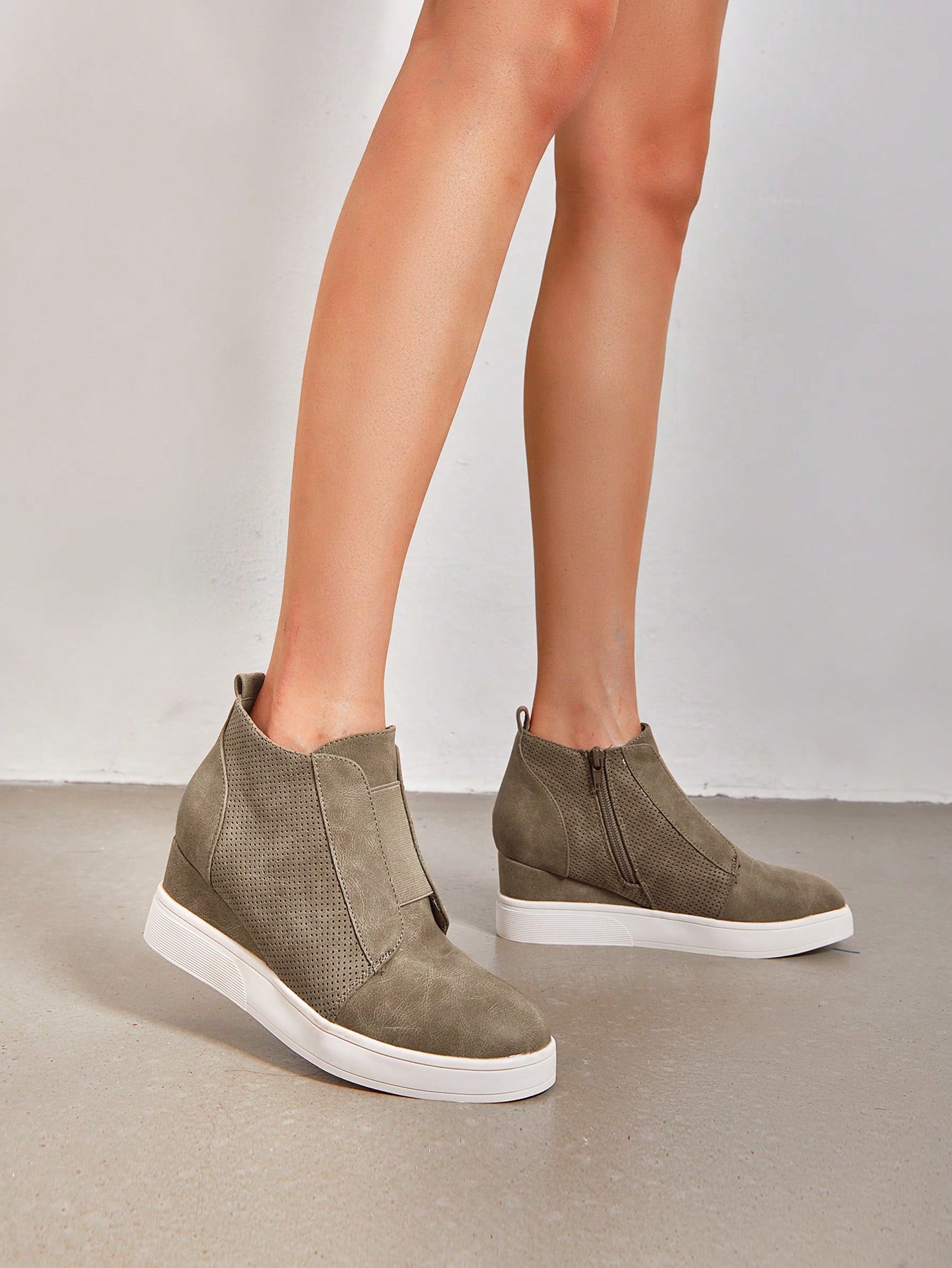 In Khaki Women Ankle Boots & Booties