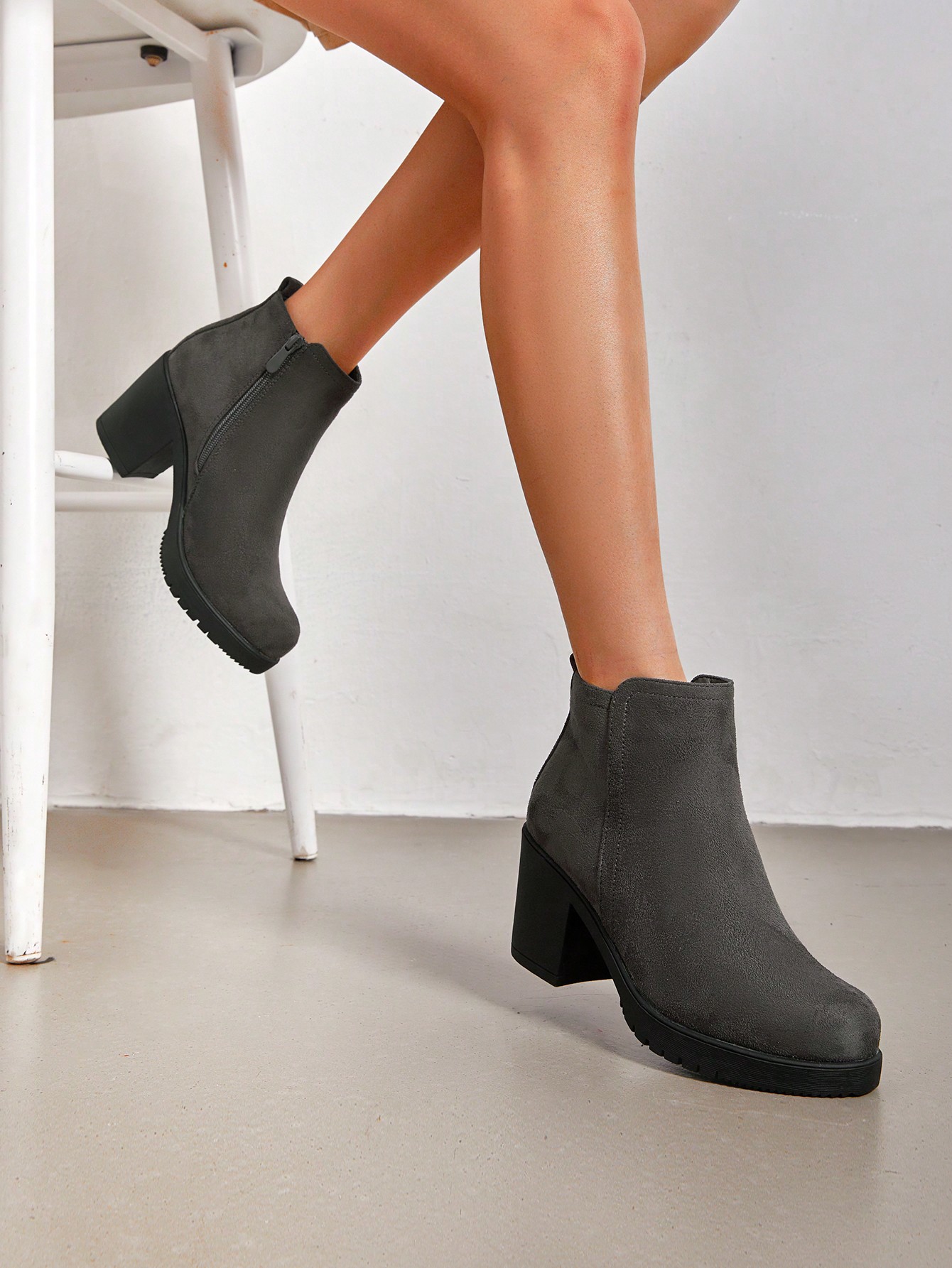 In Grey Women Ankle Boots & Booties