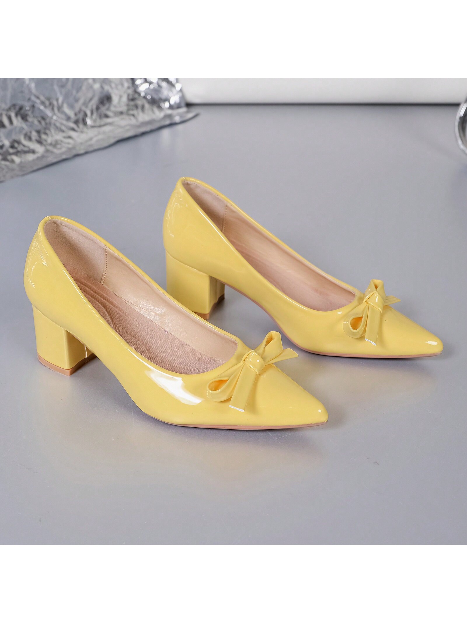 In Yellow Women Pumps