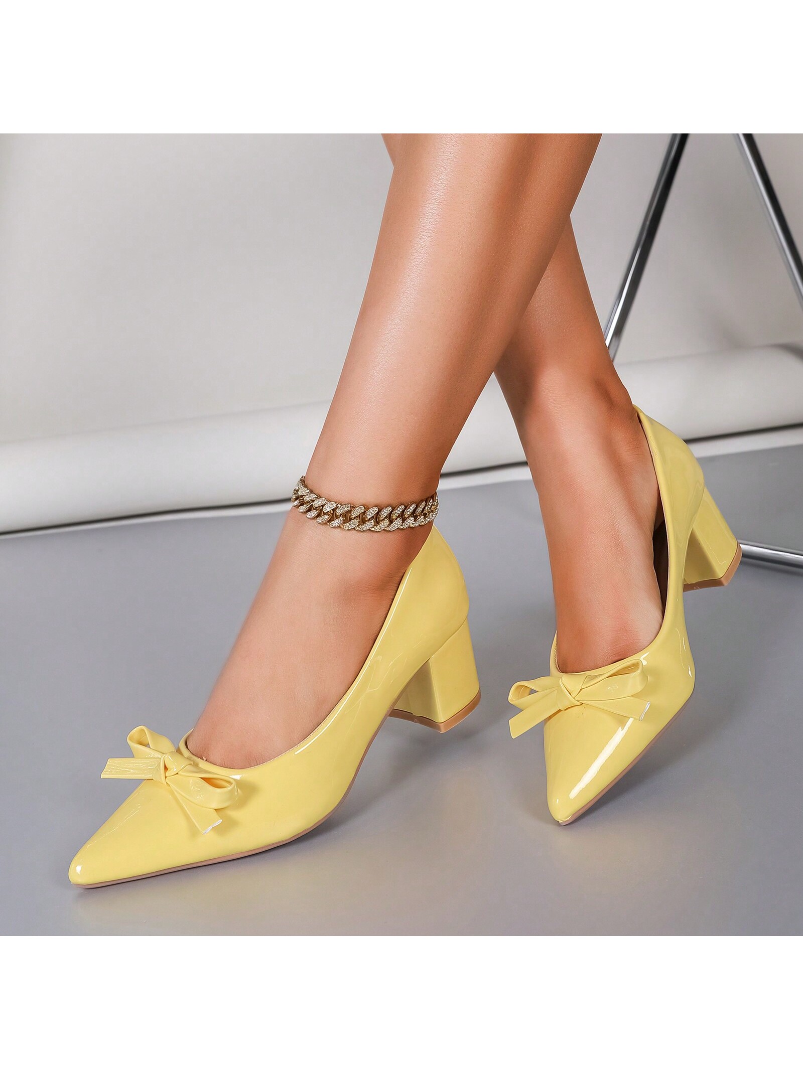 In Yellow Women Pumps