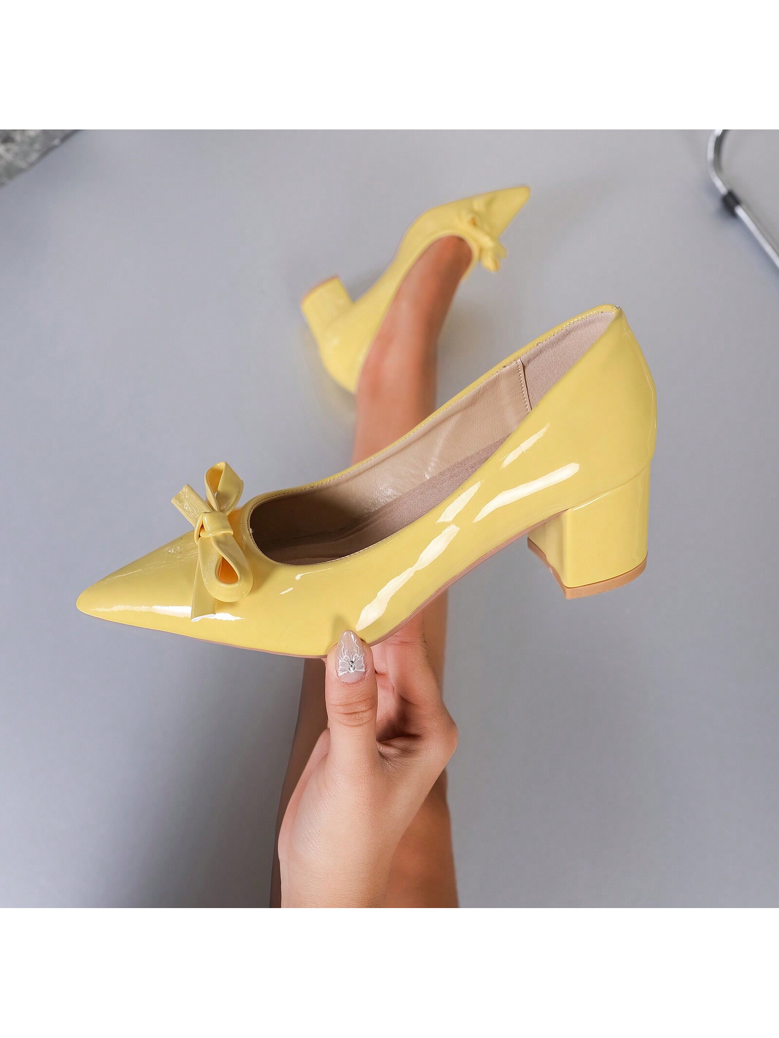 In Yellow Women Pumps