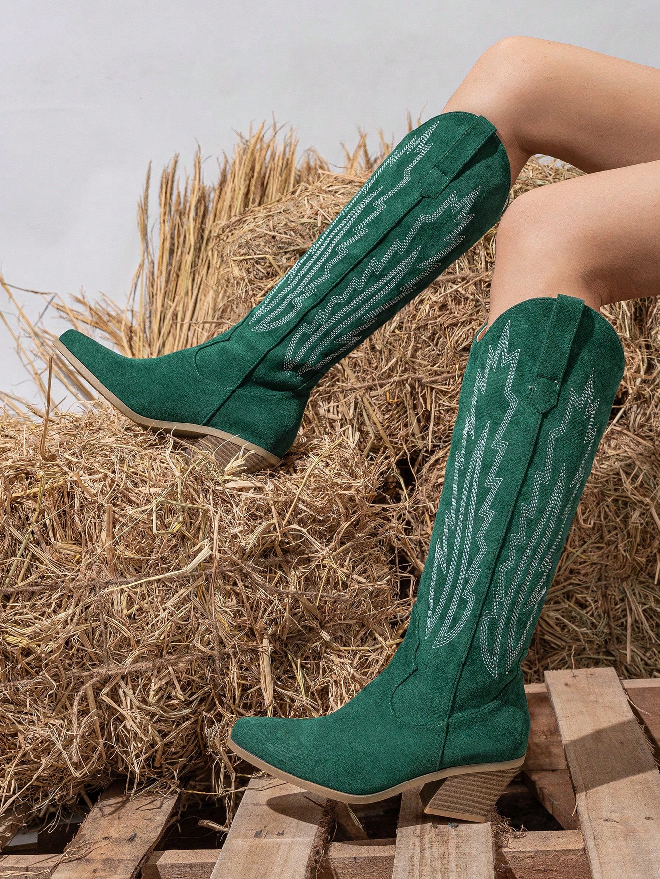 In Green Women Fashion Boots