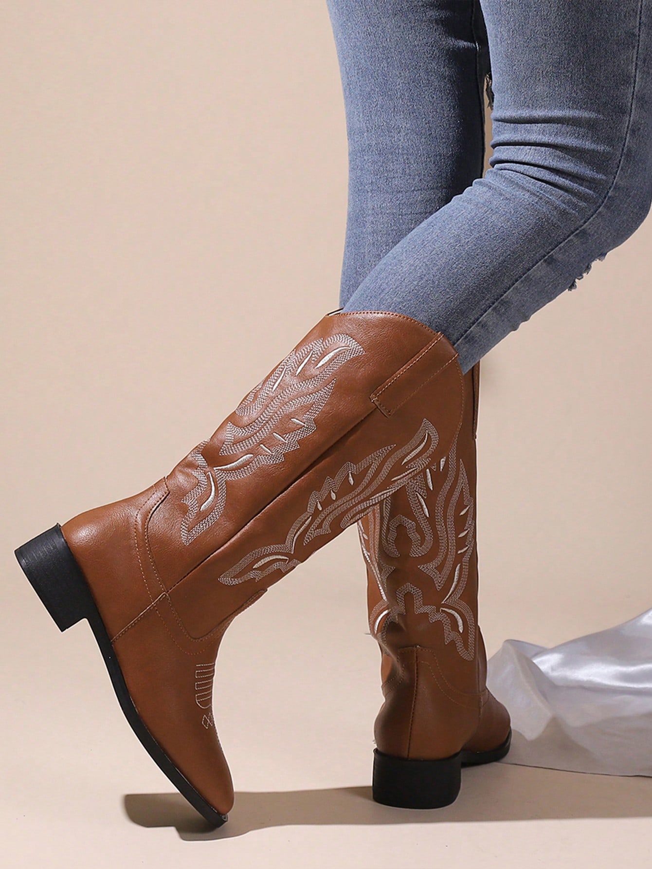 In Brown Women Mid-Calf Boots