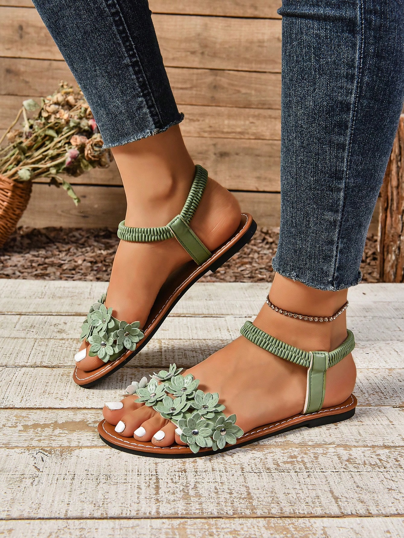 In Green Women Flat Sandals