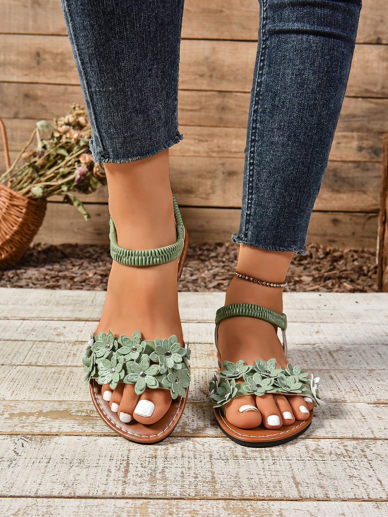 In Green Women Flat Sandals