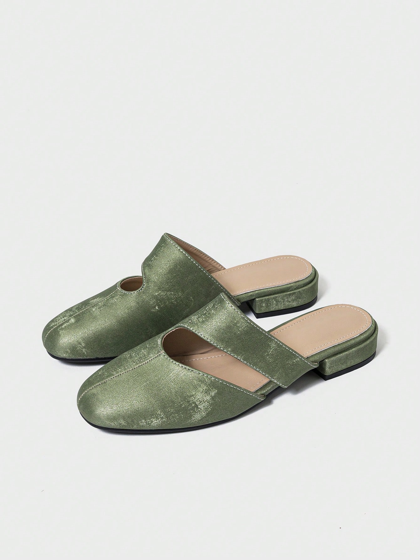 In Green Women Flats