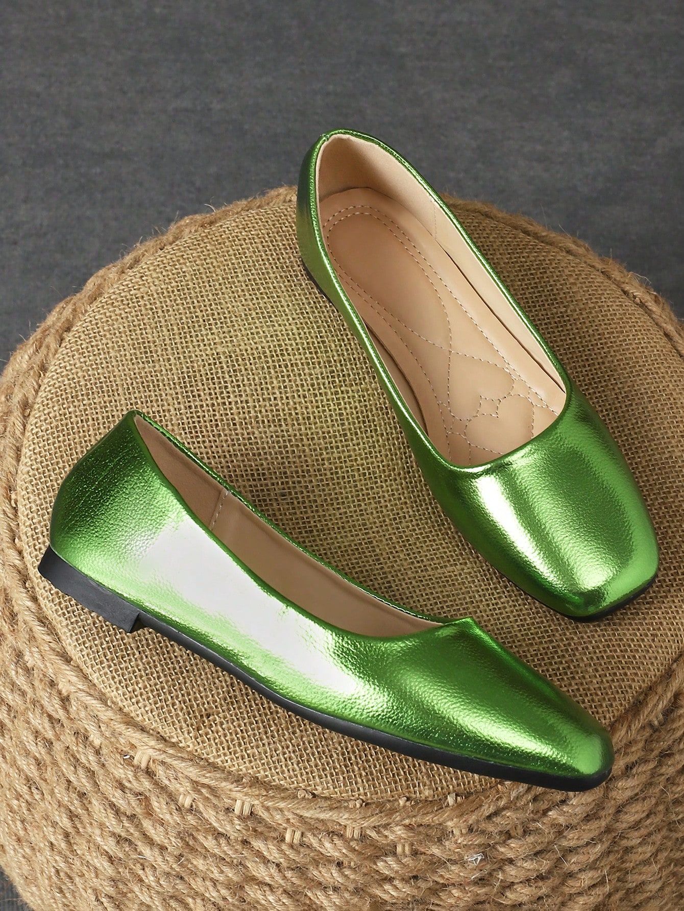 In Green Women Flats