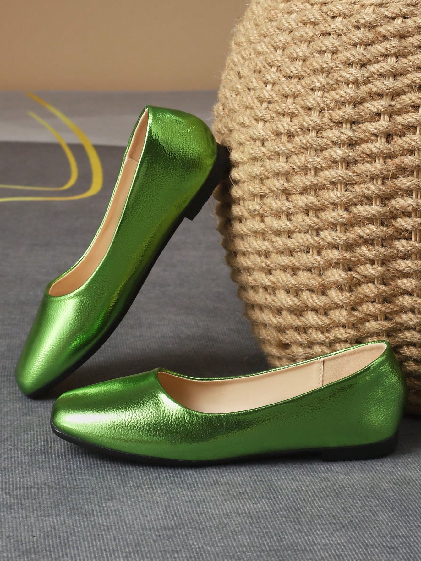 In Green Women Flats