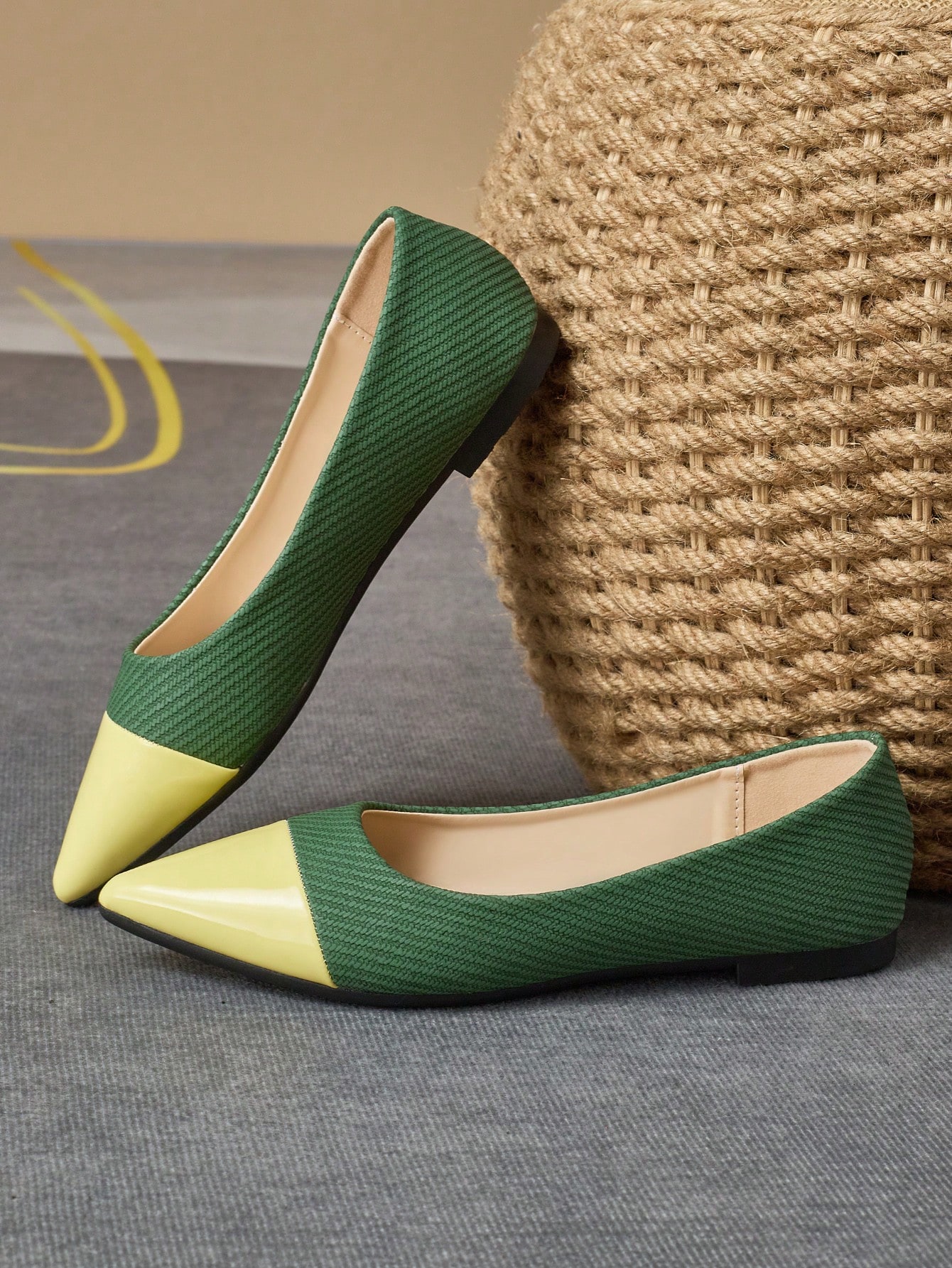 In Green Women Flats