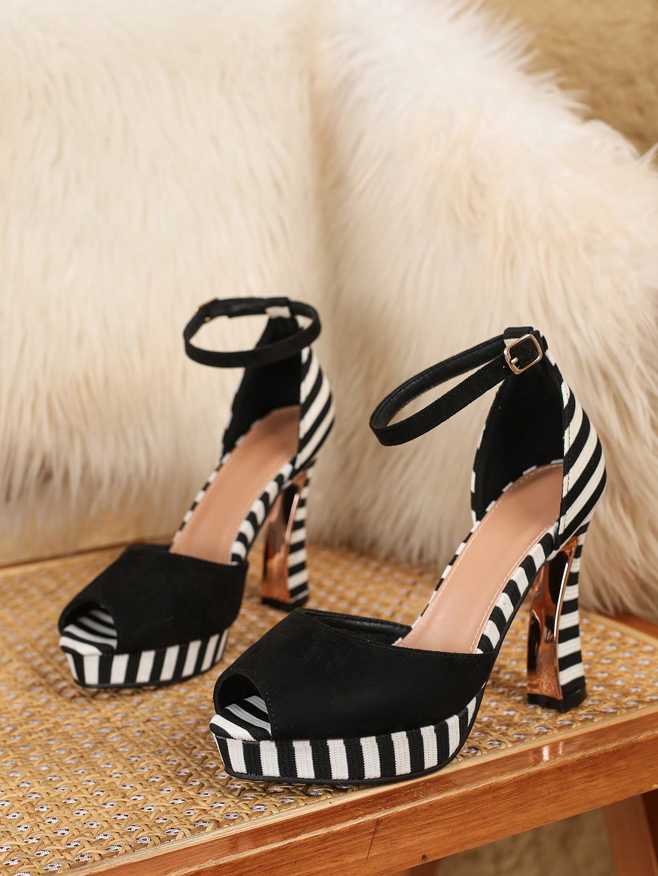 In Black and White Women Pumps