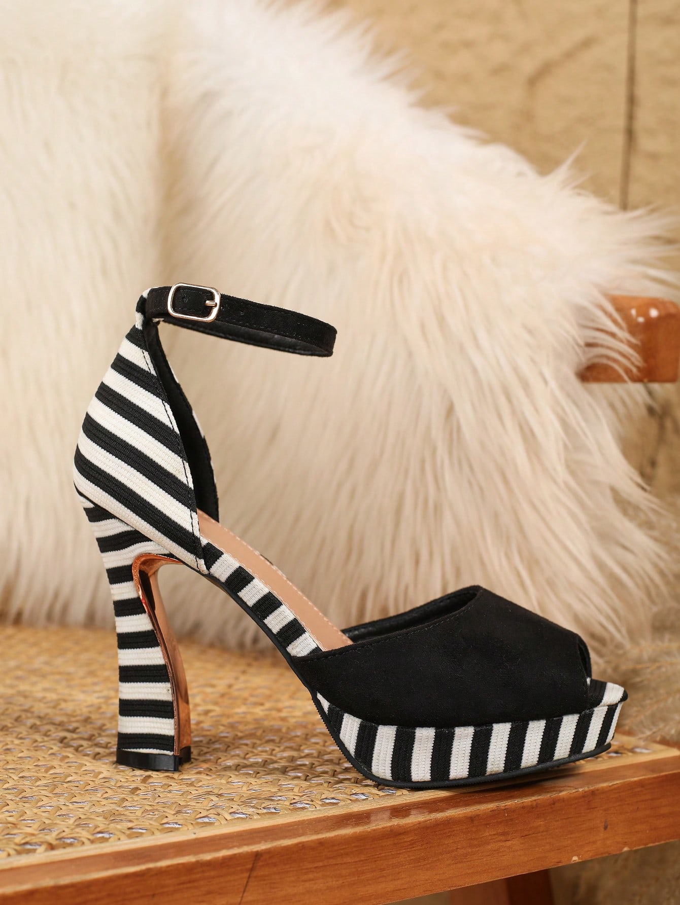 In Black and White Women Pumps