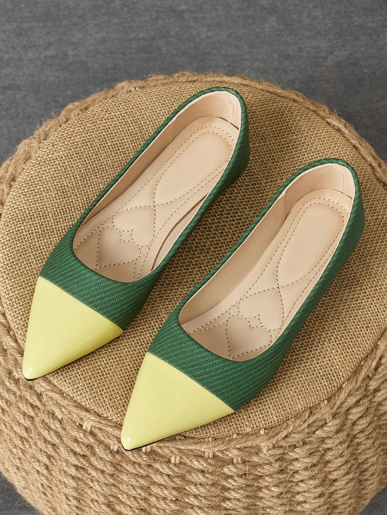 In Green Women Flats