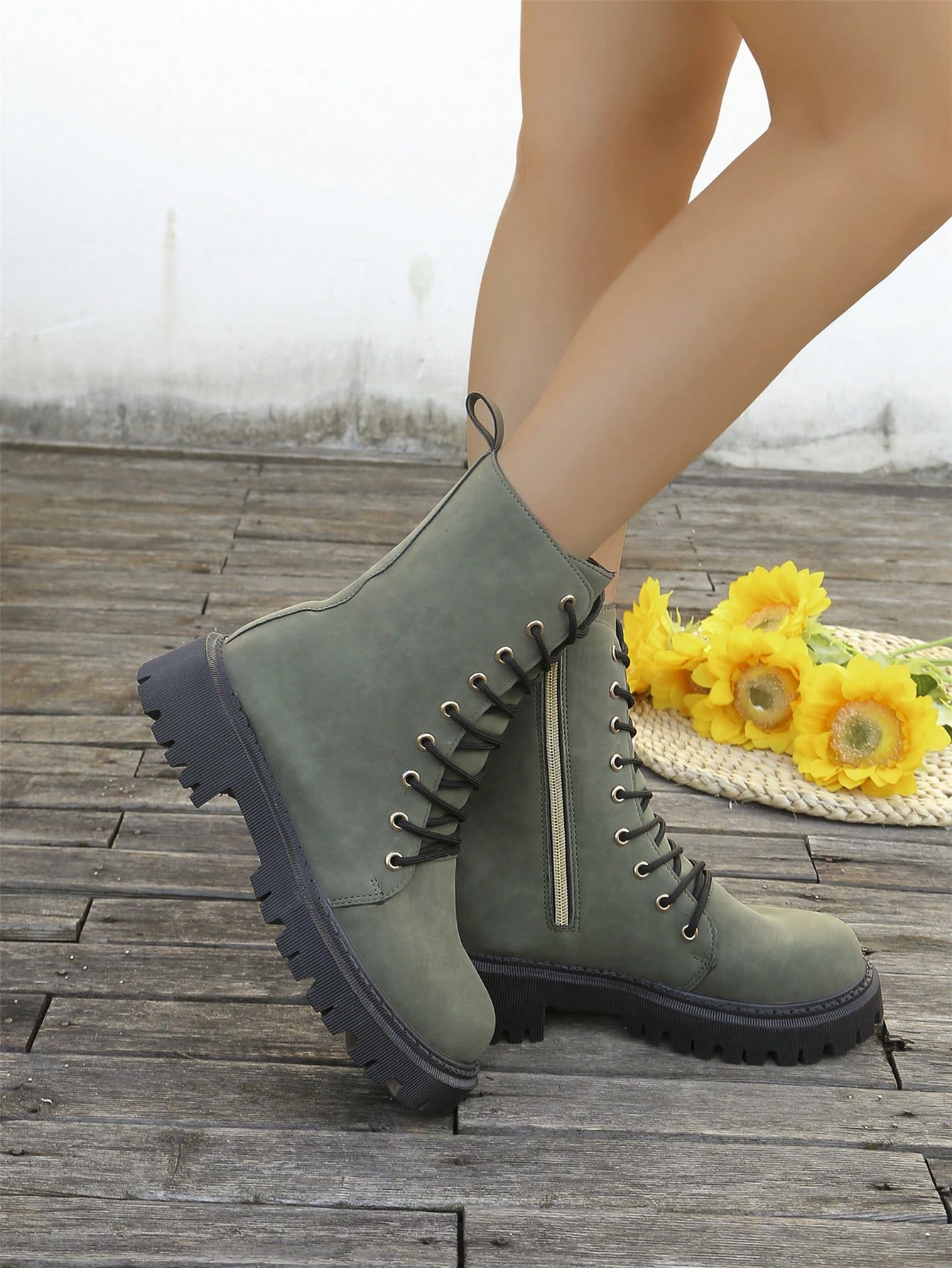 In Green Women Fashion Boots