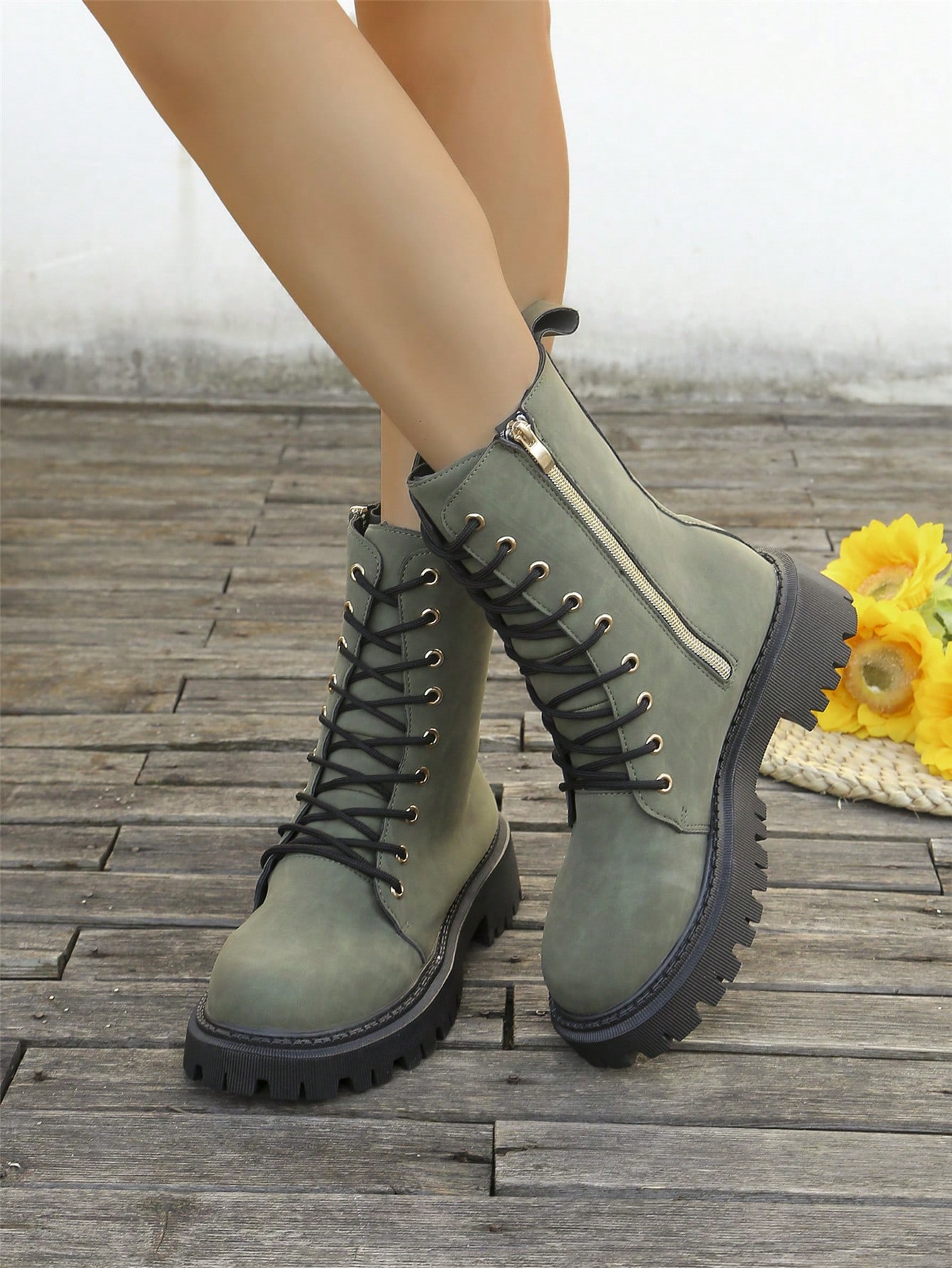 In Green Women Fashion Boots