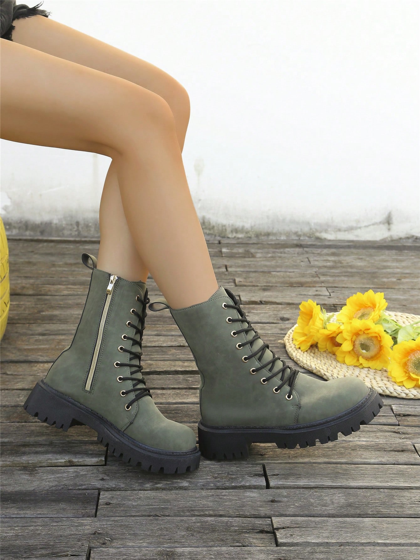 In Green Women Fashion Boots