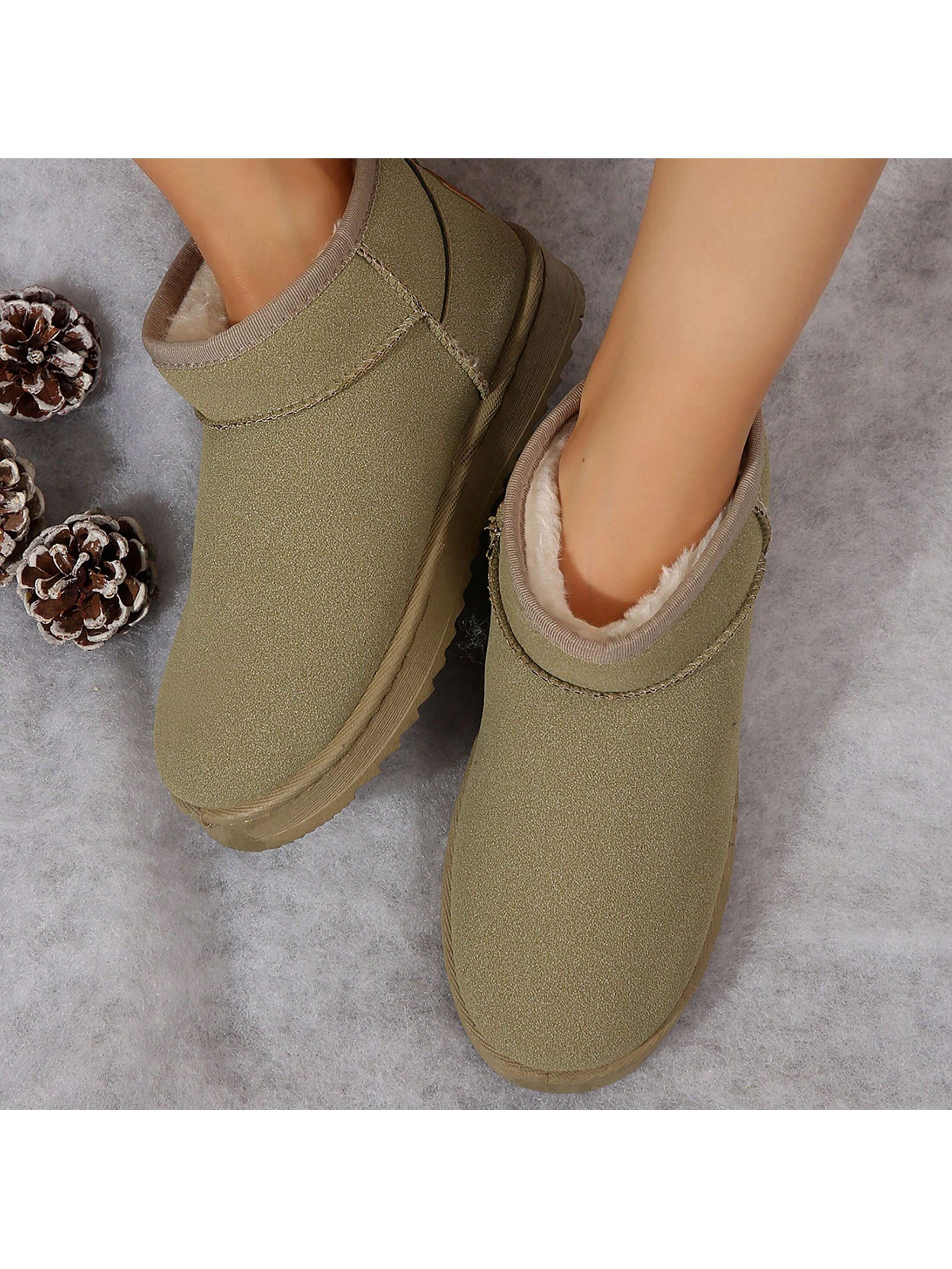 In Green Women Fashion Boots