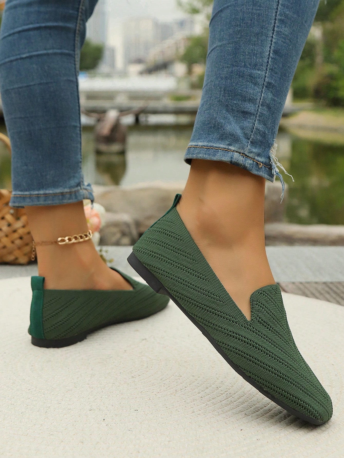 In Green Women Flats