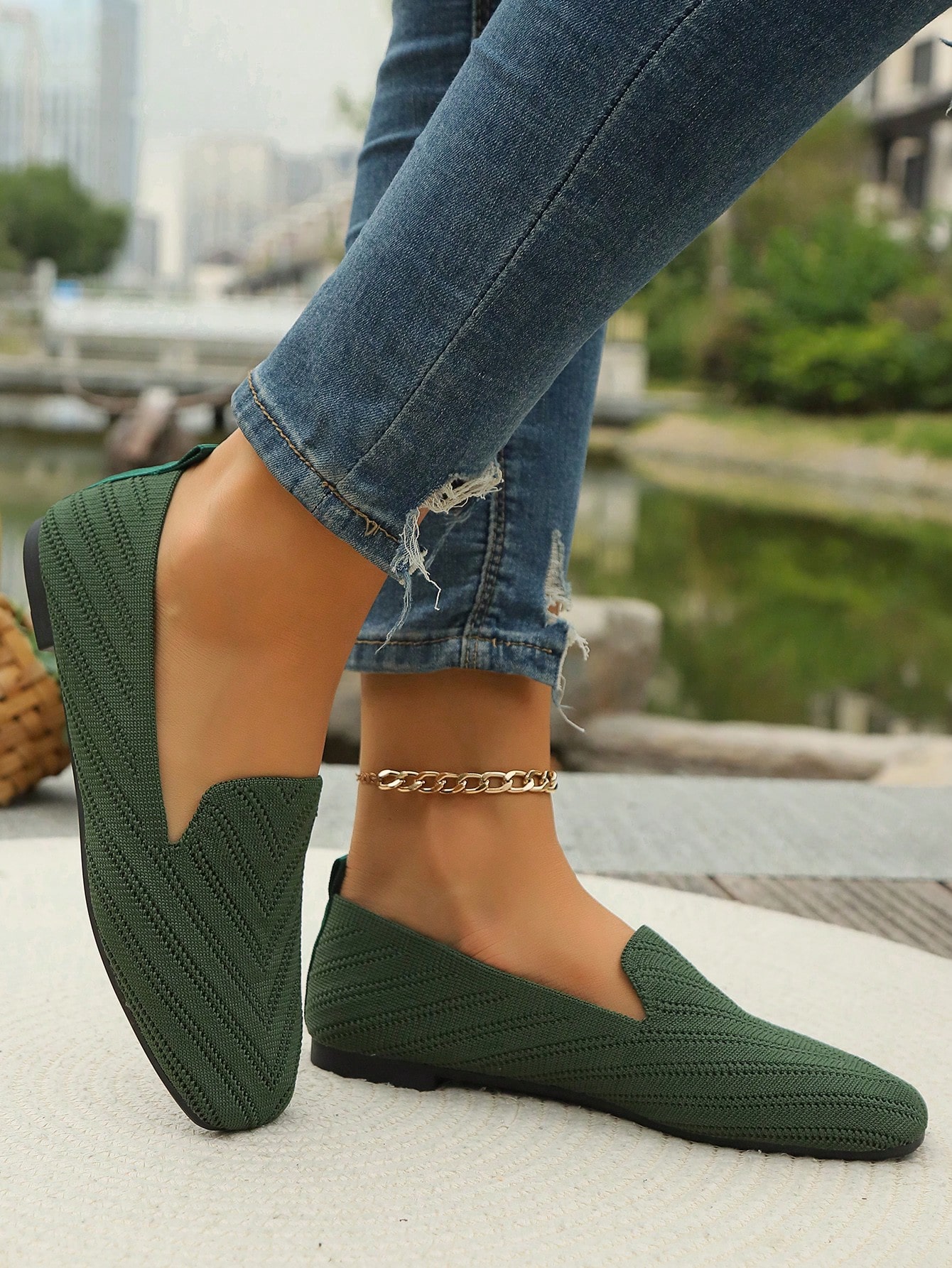 In Green Women Flats