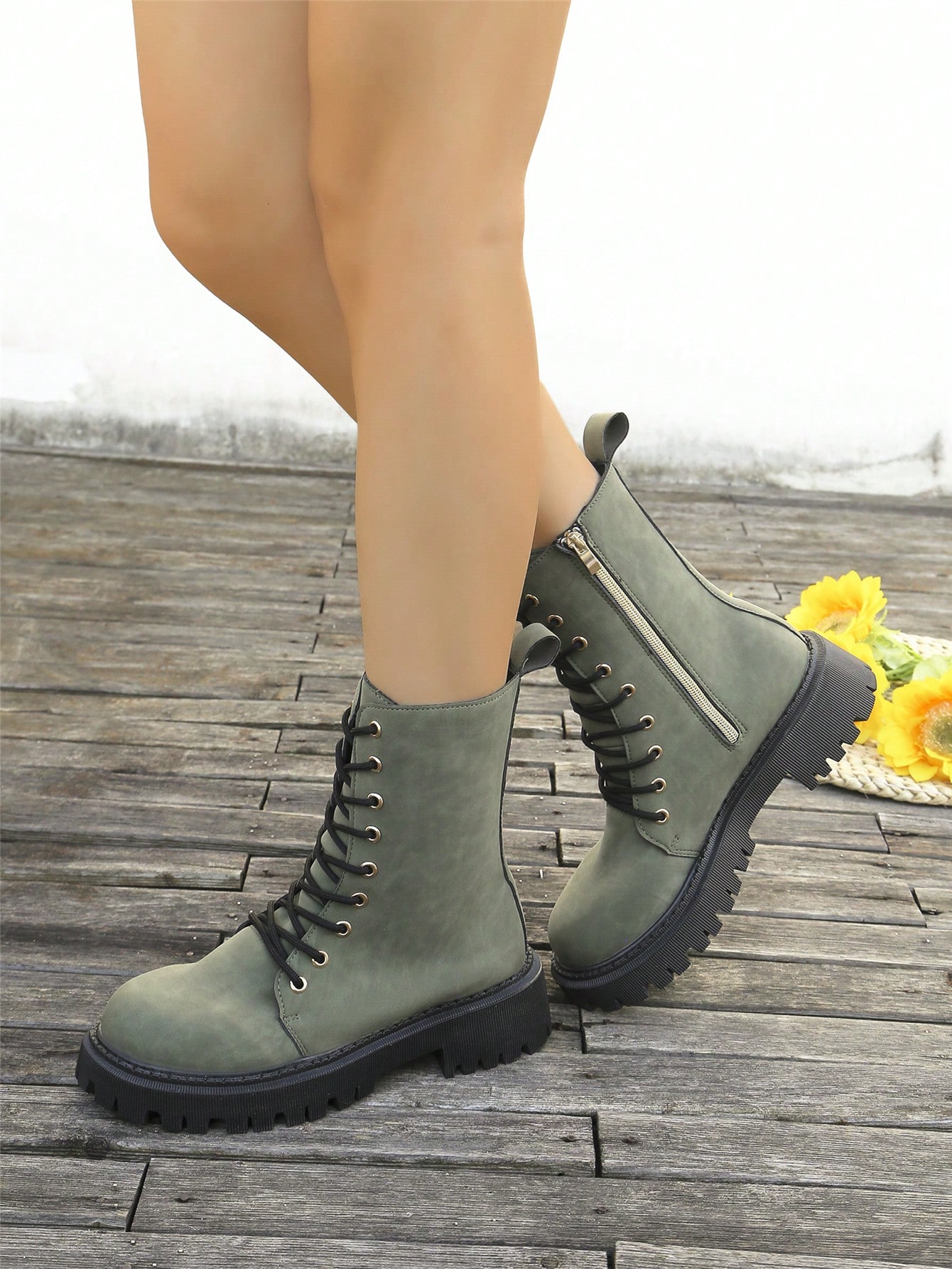 In Green Women Fashion Boots