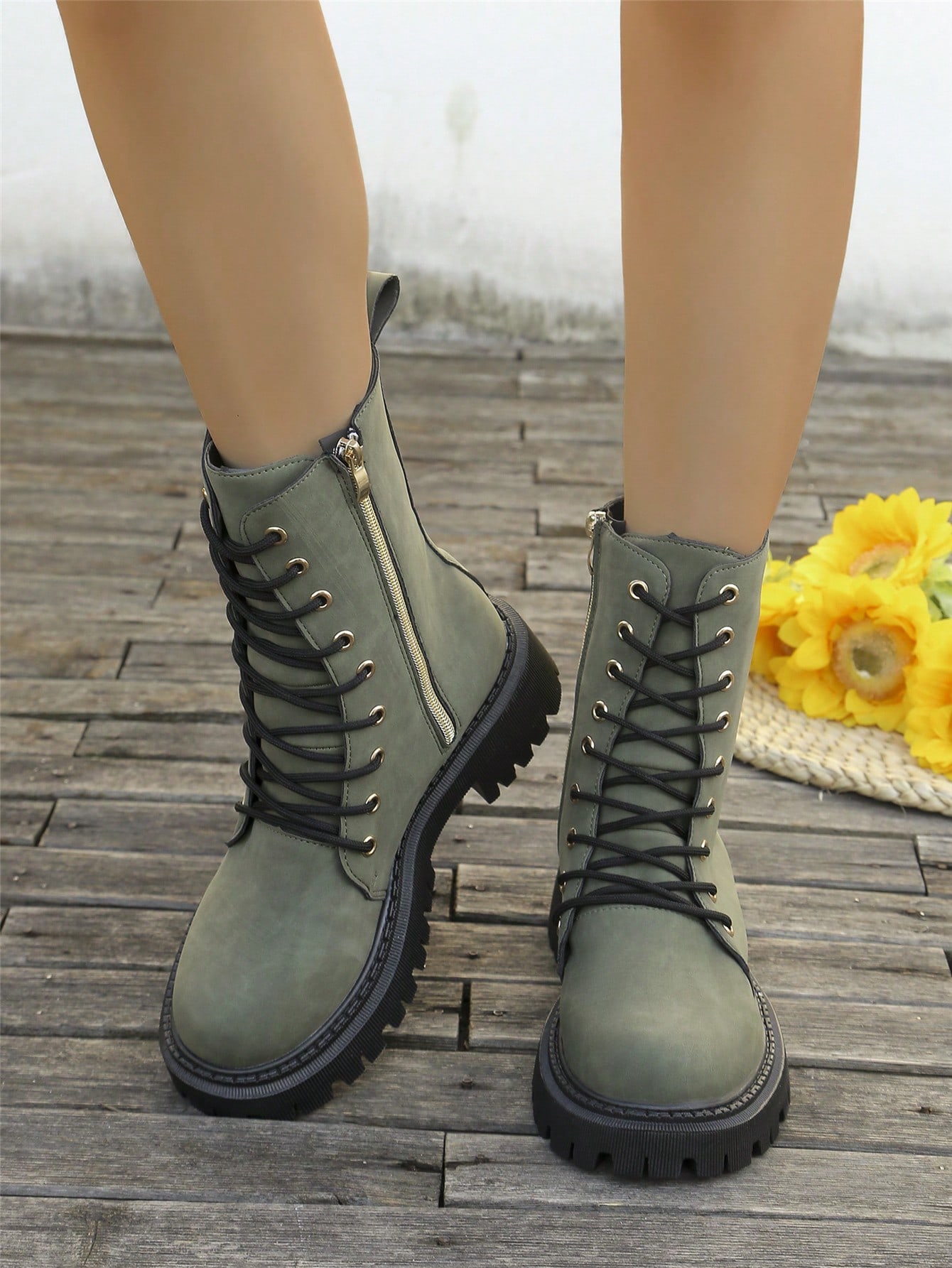 In Green Women Fashion Boots