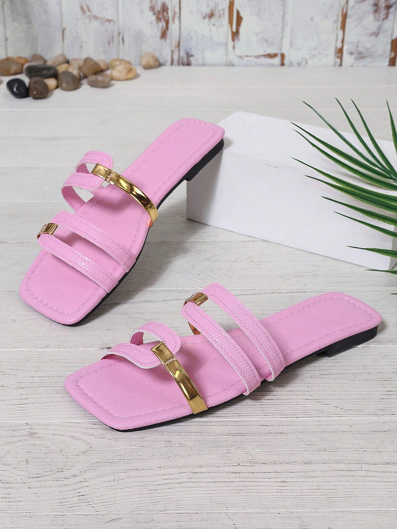 In Baby Pink Women Flat Sandals