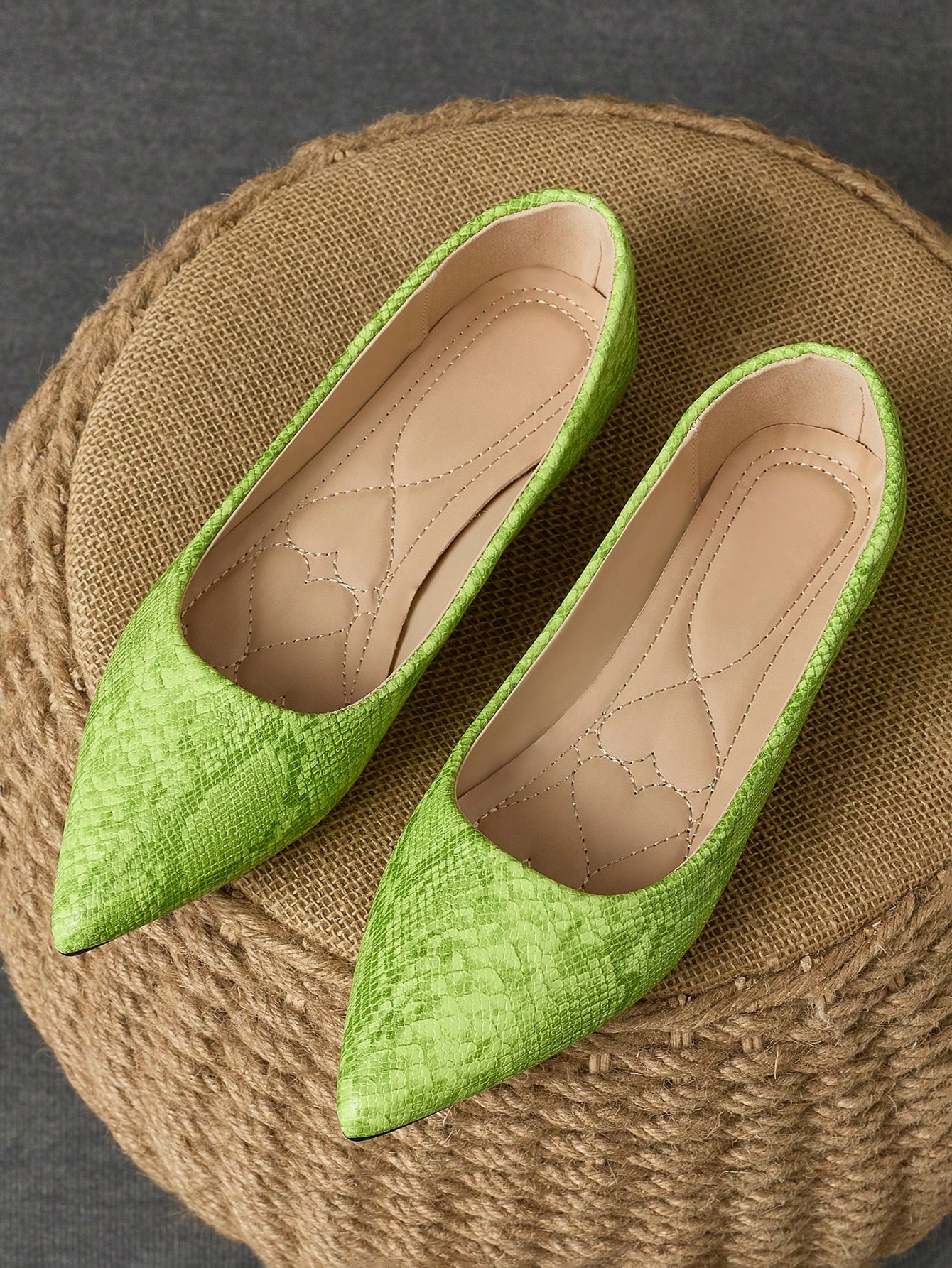 In Green Women Flats