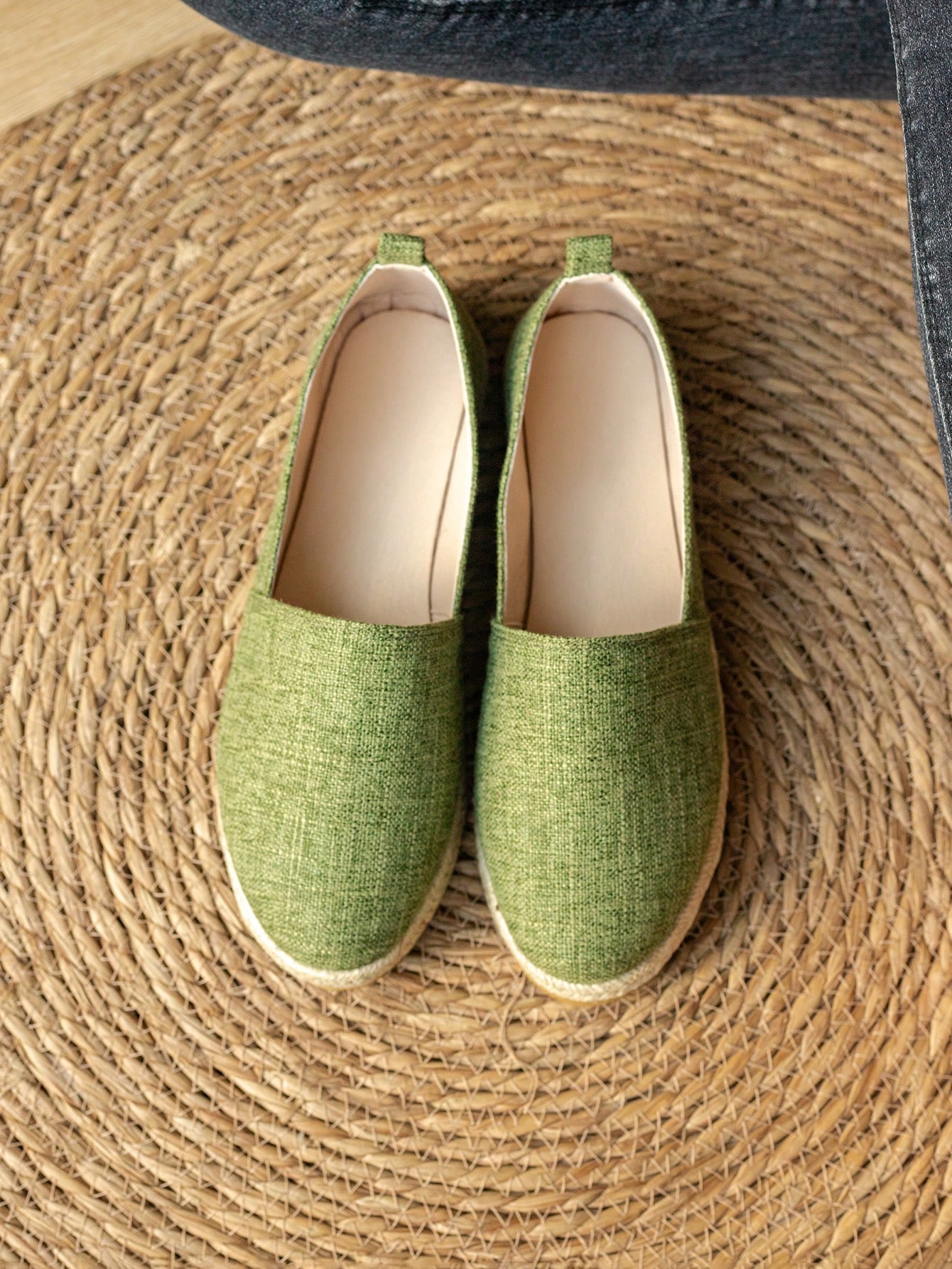 In Green Women Flats