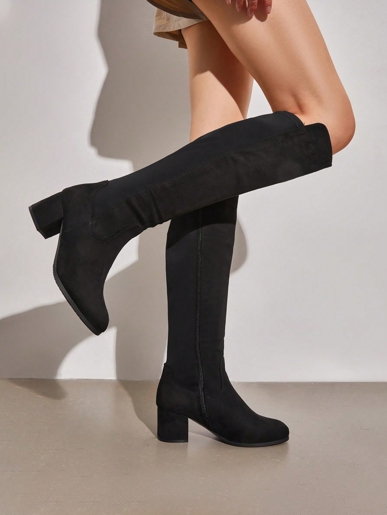 In Black Women Knee-High Boots